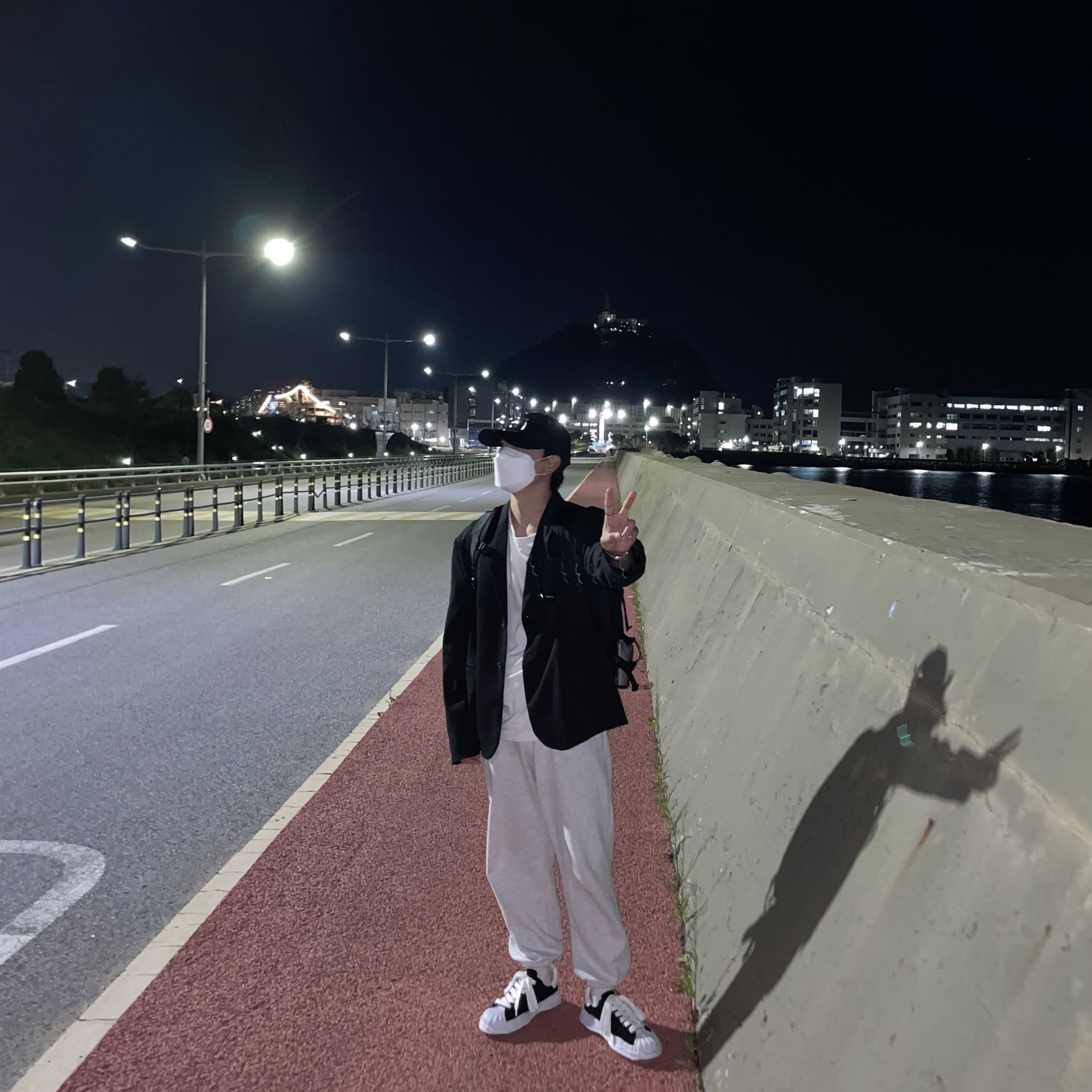 Maison Mihara Yasuhiro Blakey OG Sole Canvas Low-top Sneakers Black White 착용 스타일