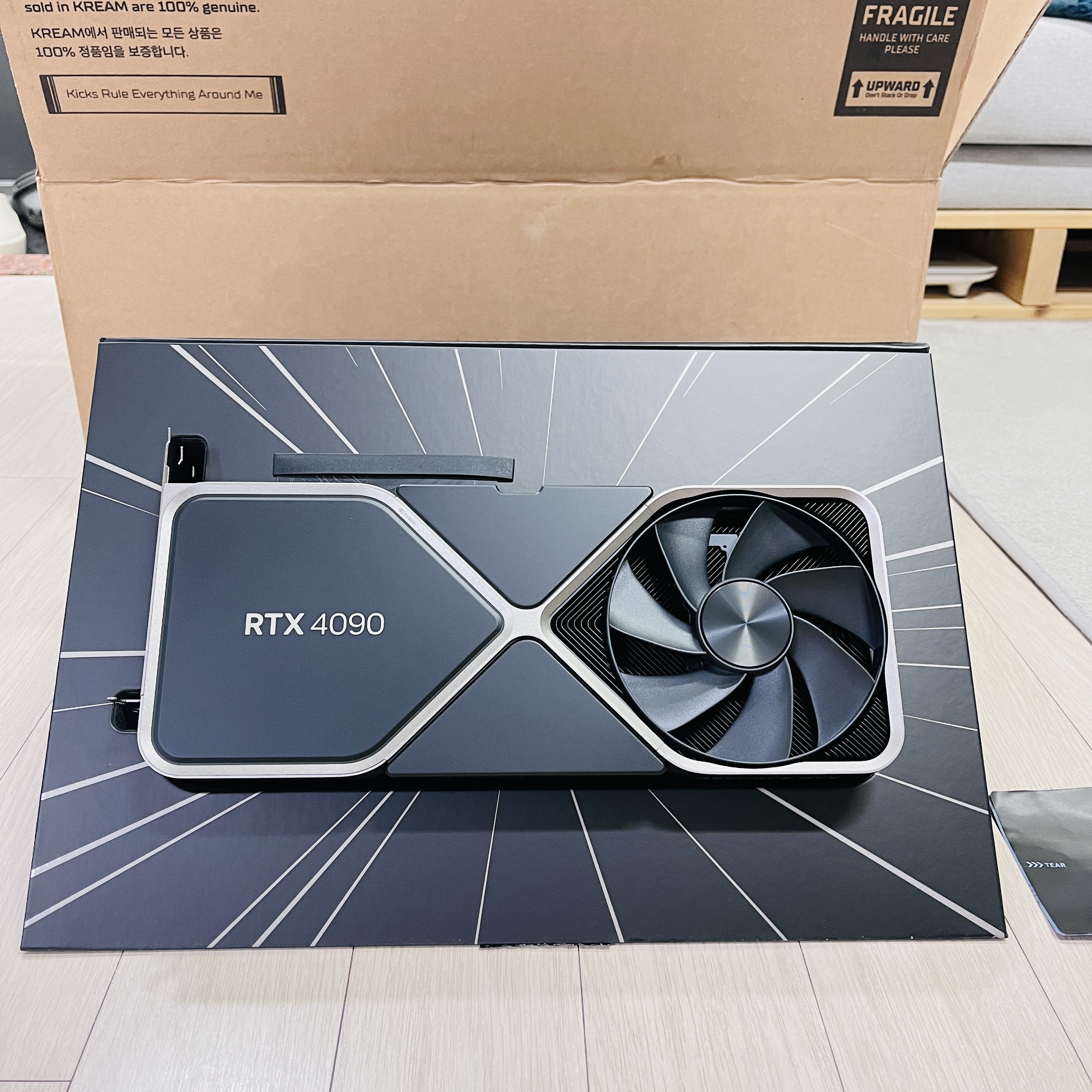 Nvidia GeForce RTX 4090 FE (Korean Ver.), Nvidia Geforce RTX 3080 Ti FE (Korean Ver.) 착용 스타일 - 1