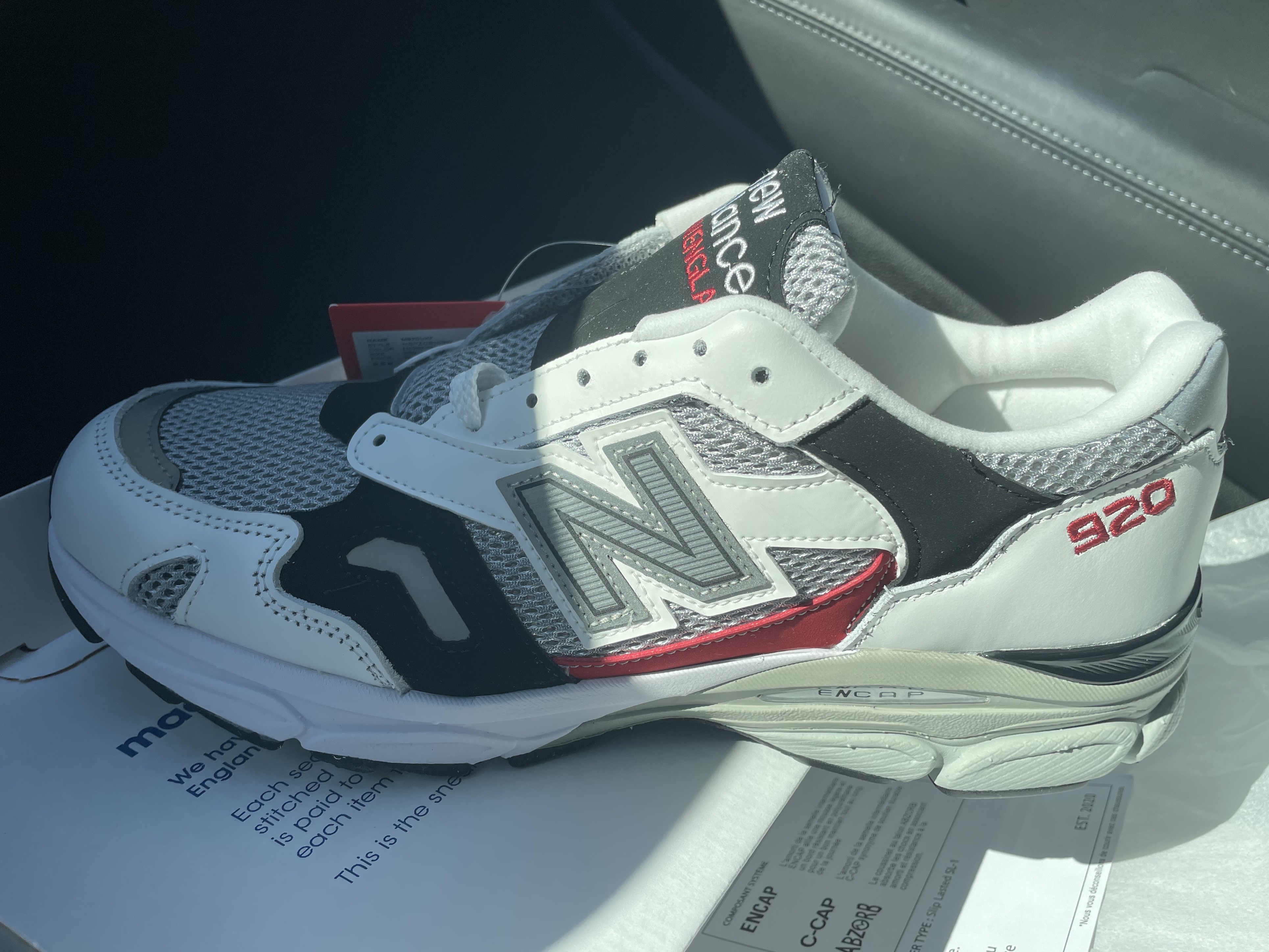 New Balance 920 Made in UK 40th Anniversary White 착용 스타일 - 1