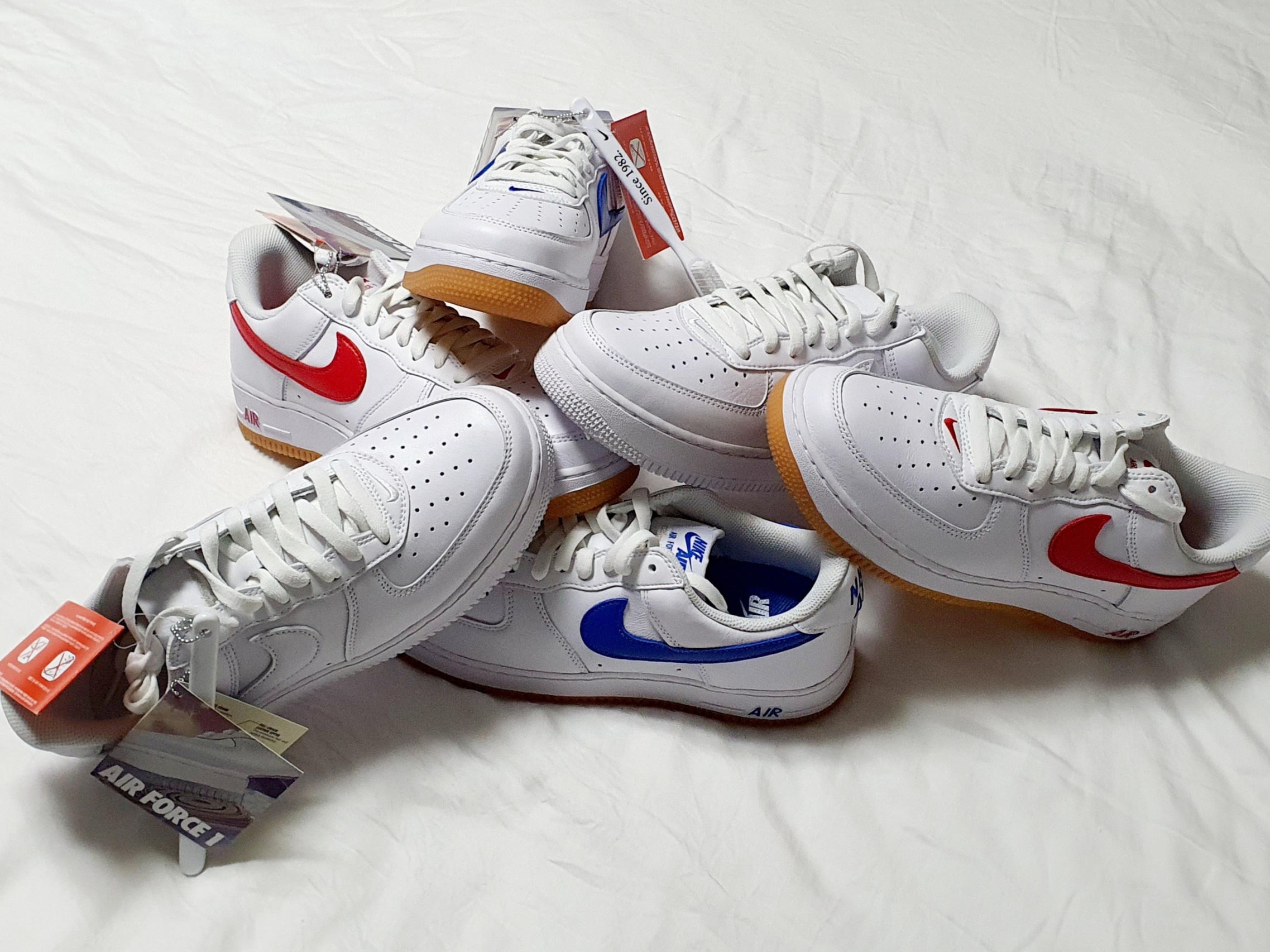 Nike Air Force 1 Low Retro Color of the Month Varsity Royal, Nike Air Force 1 Low Retro Color of the Month University Red 착용 스타일 - 2