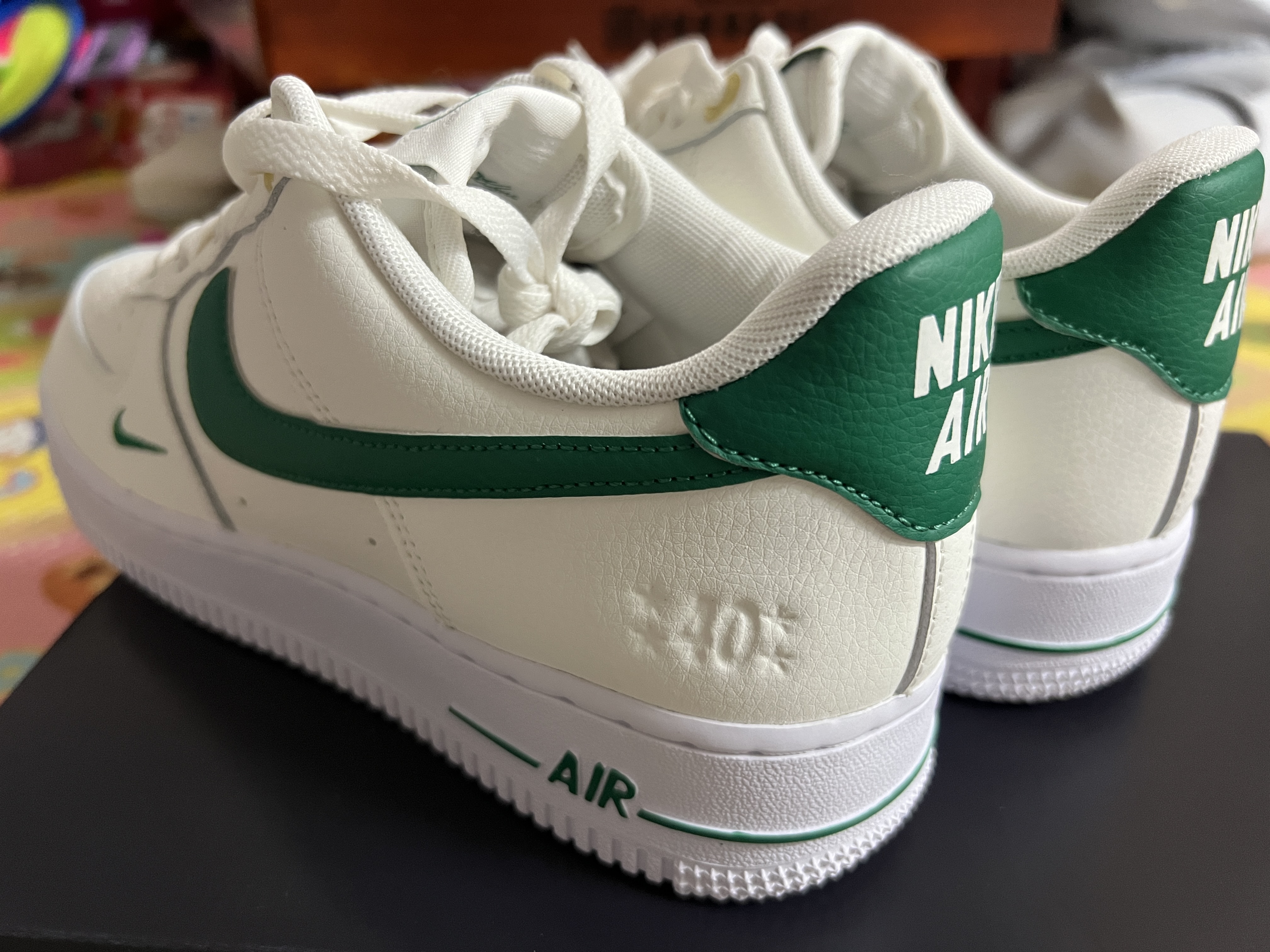 Nike Air Force 1 '07 LV8 40th Anniversary Join Forces Sail Malachite 착용 스타일 - 3