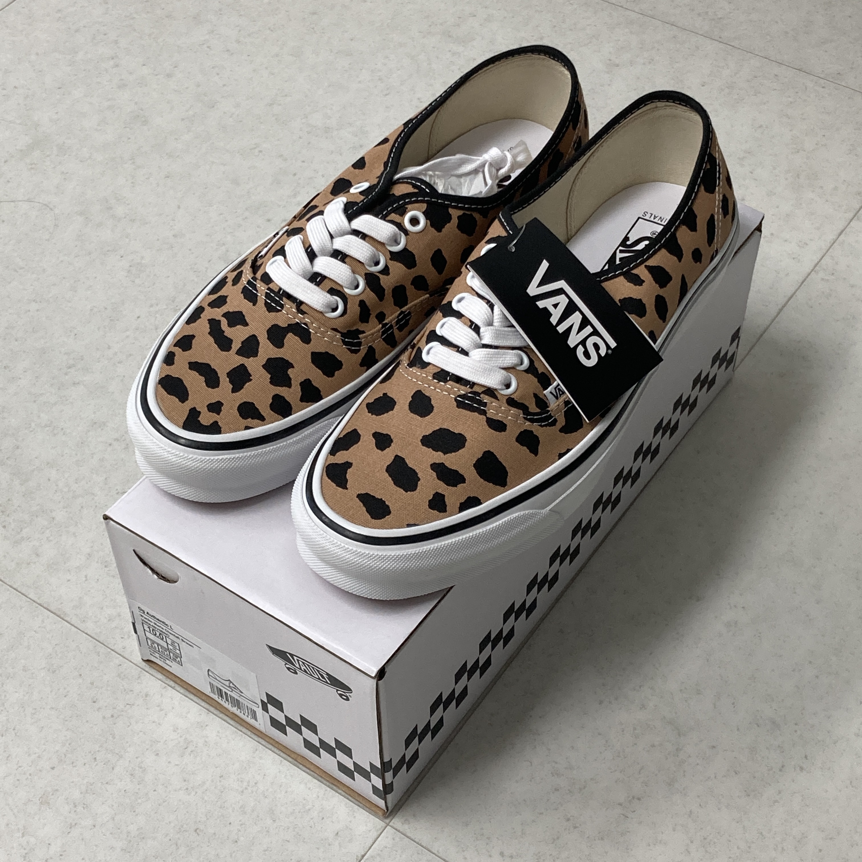 Vans Vault x Wacko Maria OG Authentic LX Leopard Brown 착용 스타일