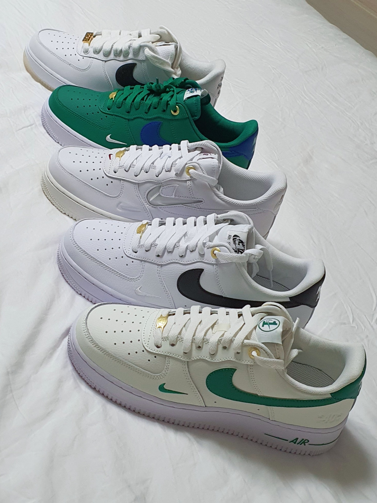 Nike Air Force 1 '07 LV8 40th Anniversary Join Forces Sail Malachite, Nike Air Force 1 '07 LV8 40th Anniversary Join Forces White Black 착용 스타일 - 1