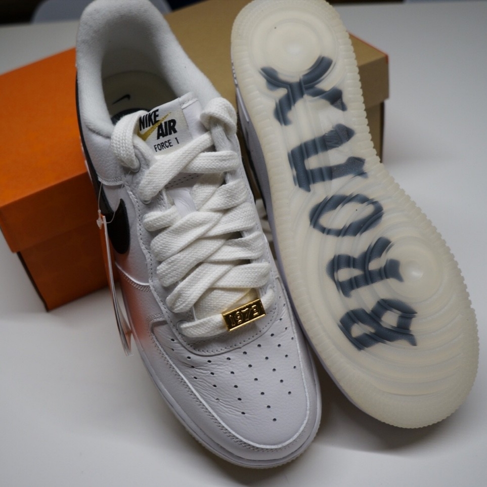 Nike Air Force 1 '07 PRM Bronx Origins, Nike x Undercover Air Force 1 Low SP White 착용 스타일 - 1