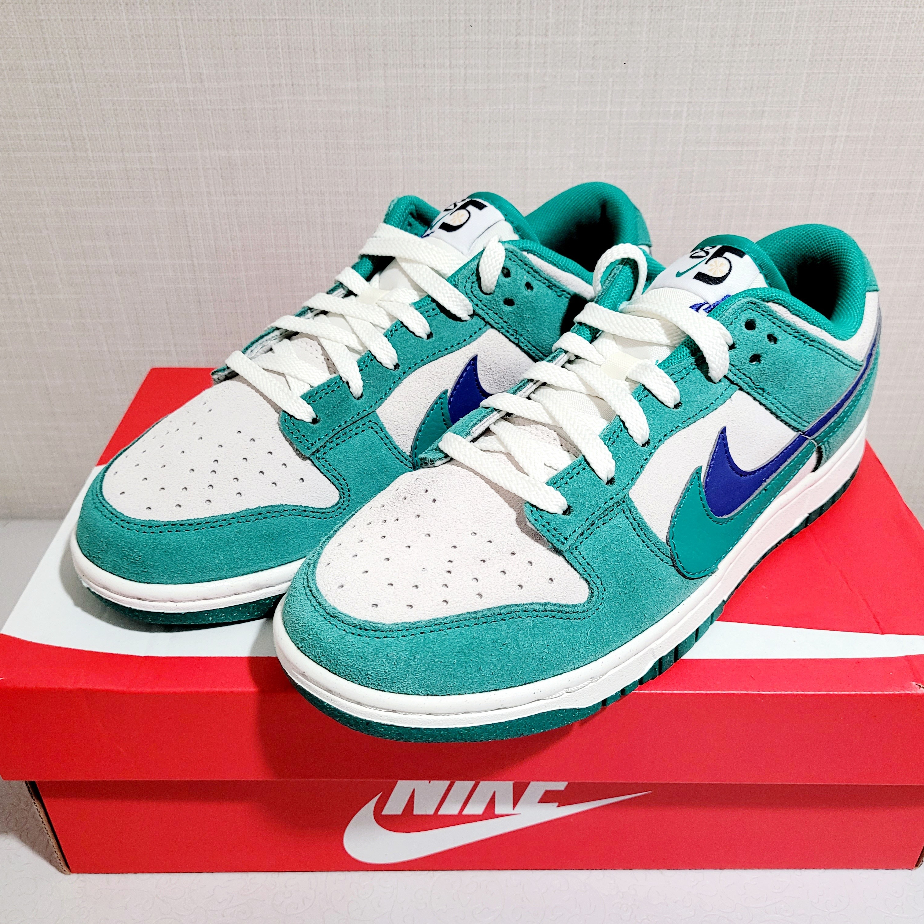 (W) Nike Dunk Low SE 85 Neptune Green and Sail 착용 스타일 - 5