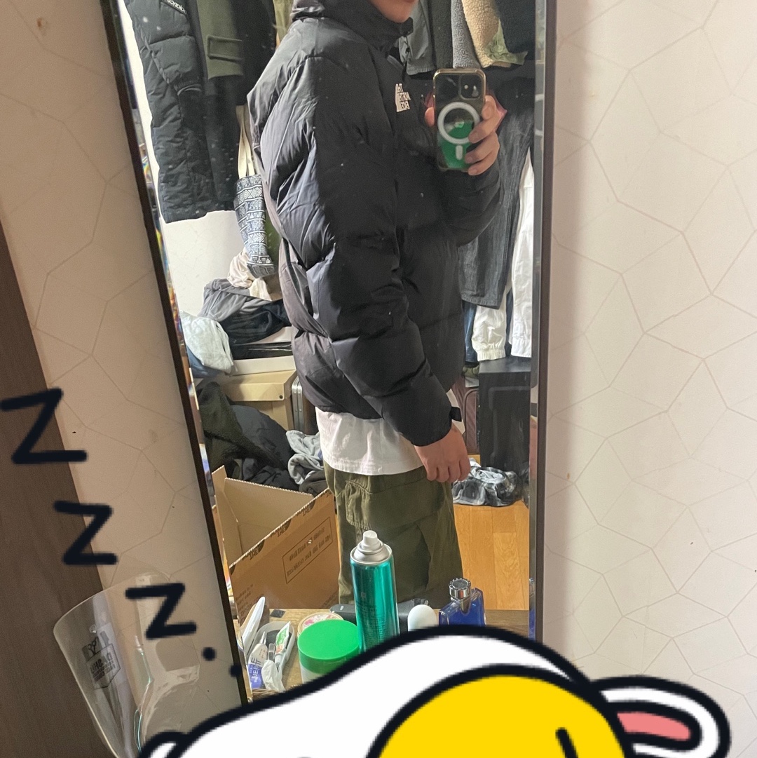 The North Face 1996 Eco Nuptse Jacket Black 착용 스타일 - 4