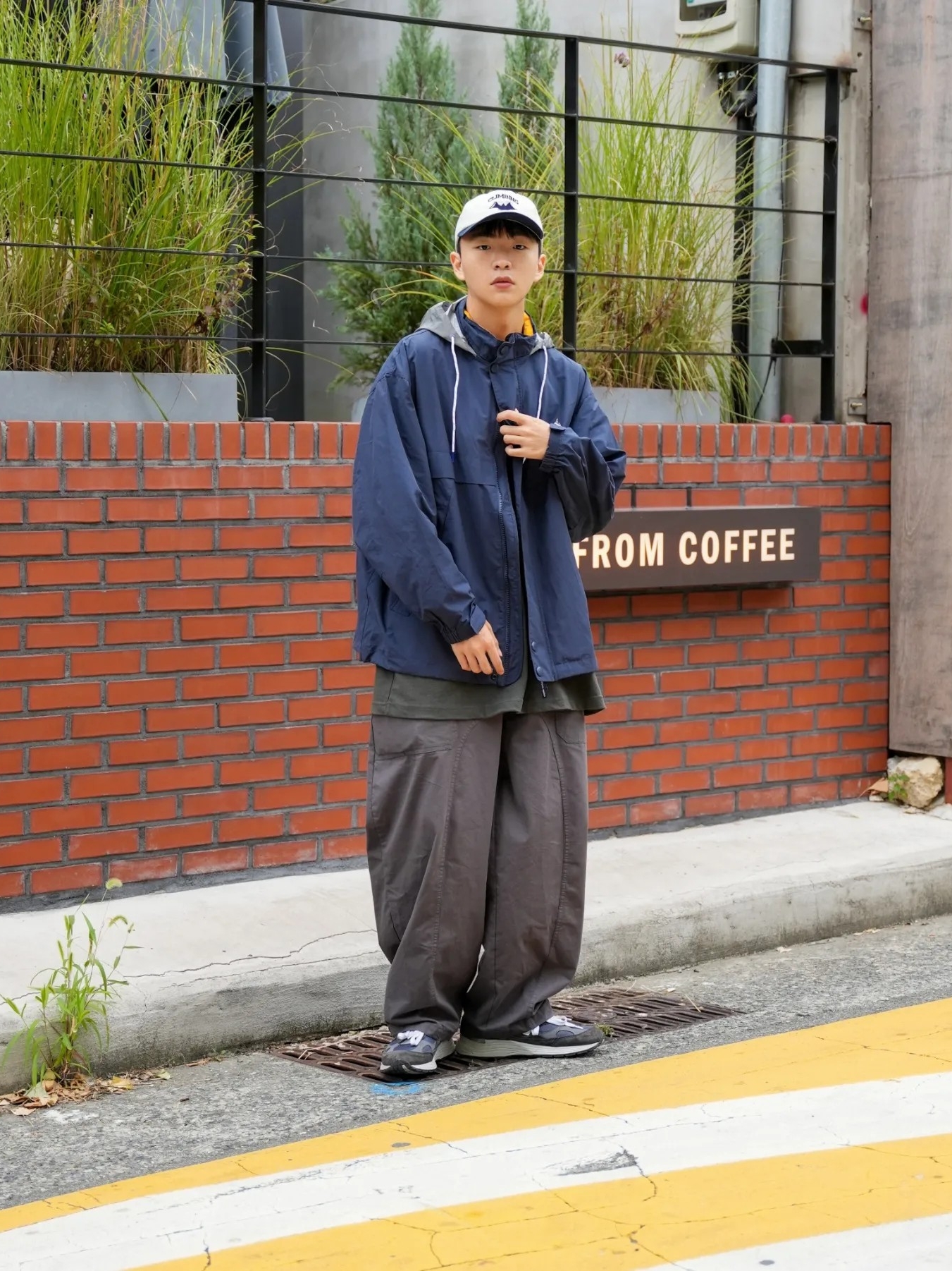 New Balance 992 Made in USA Navy 착용 스타일 - 1