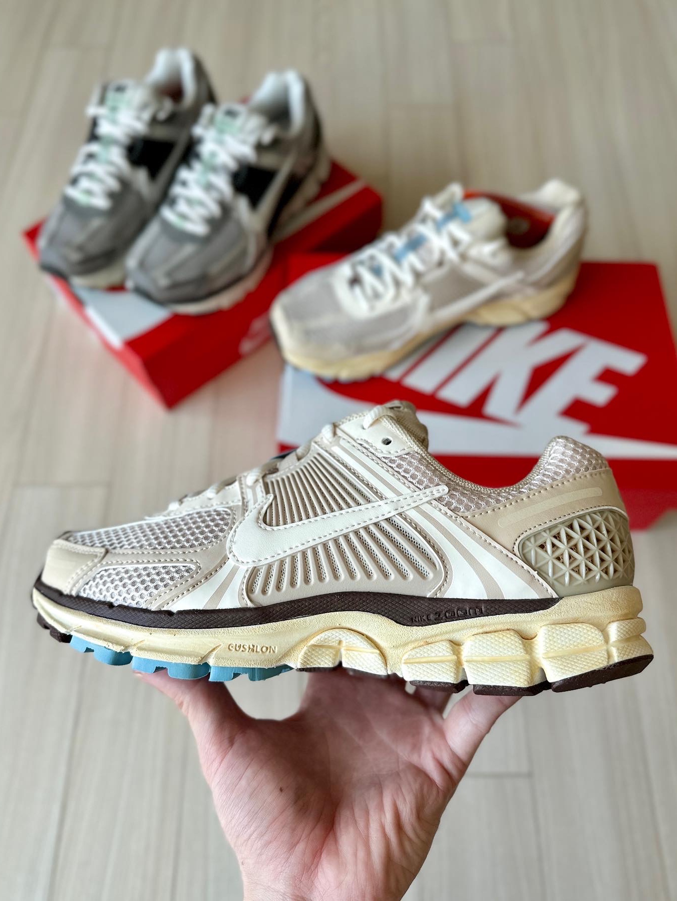 (W) Nike Zoom Vomero 5 Oatmeal 착용 스타일