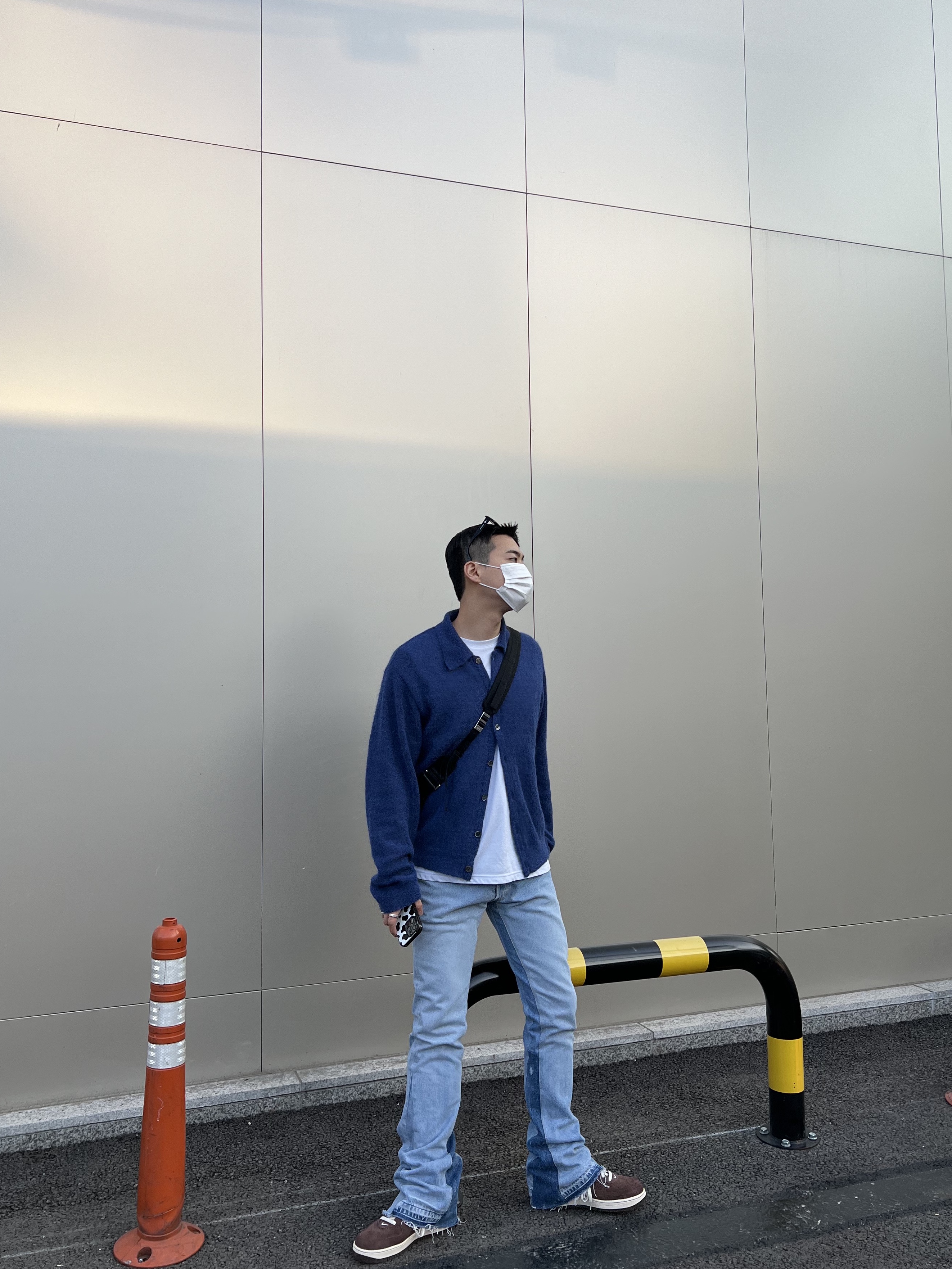 Our Legacy Evening Polo Fuzzy Alpaca Royal Blue, Nike Air Force 1 Mid '07 QS Chocolate 착용 스타일 - 3