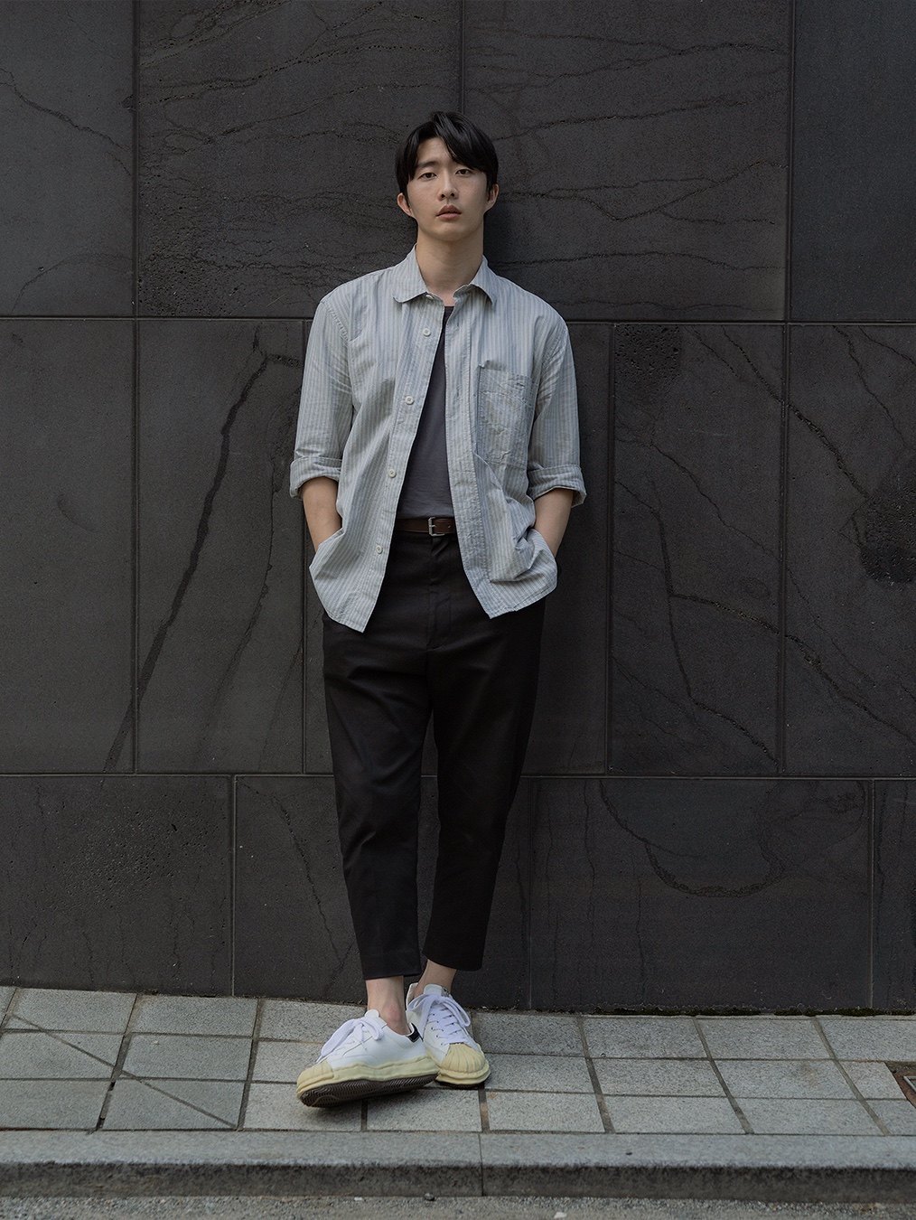 Maison Mihara Yasuhiro Blakey VL OG Sole Leather Low-top Sneakers White 착용 스타일 - 2