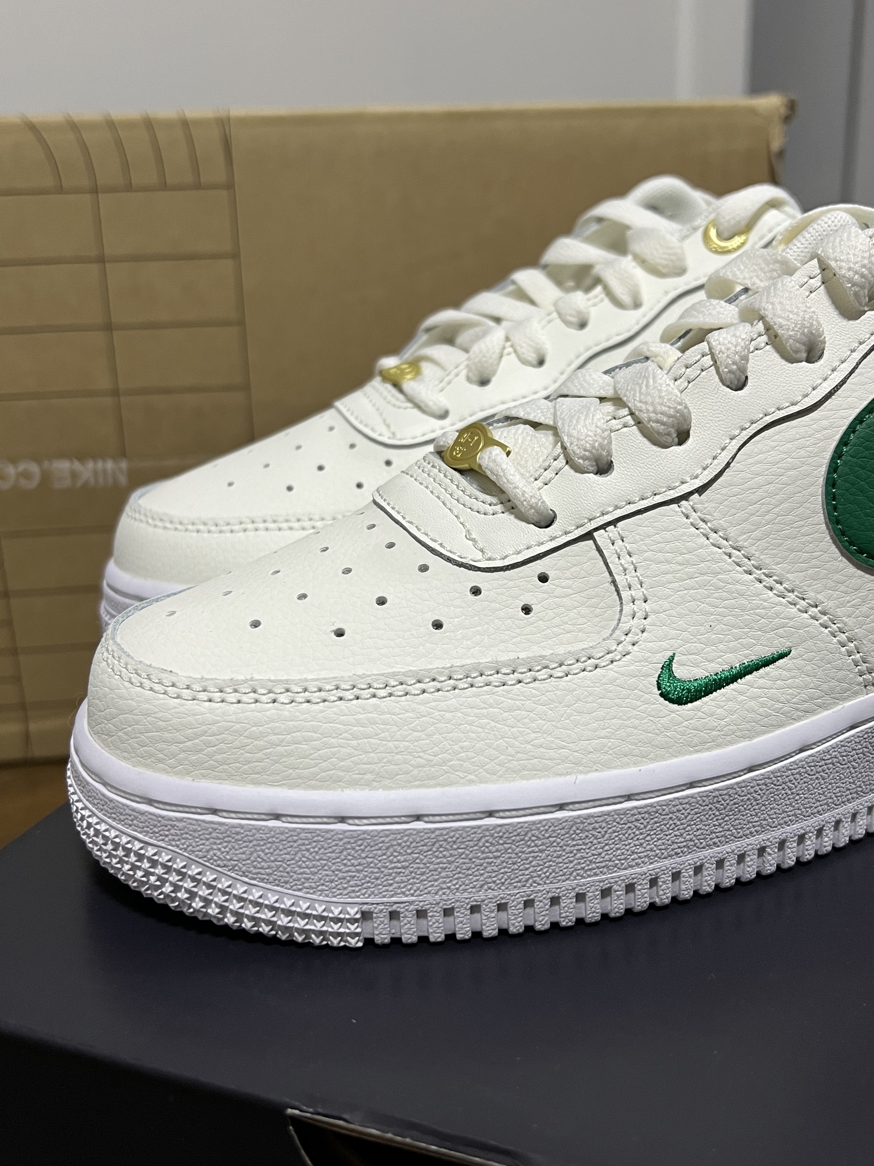 Nike Air Force 1 '07 LV8 40th Anniversary Join Forces Sail Malachite 착용 스타일 - 2