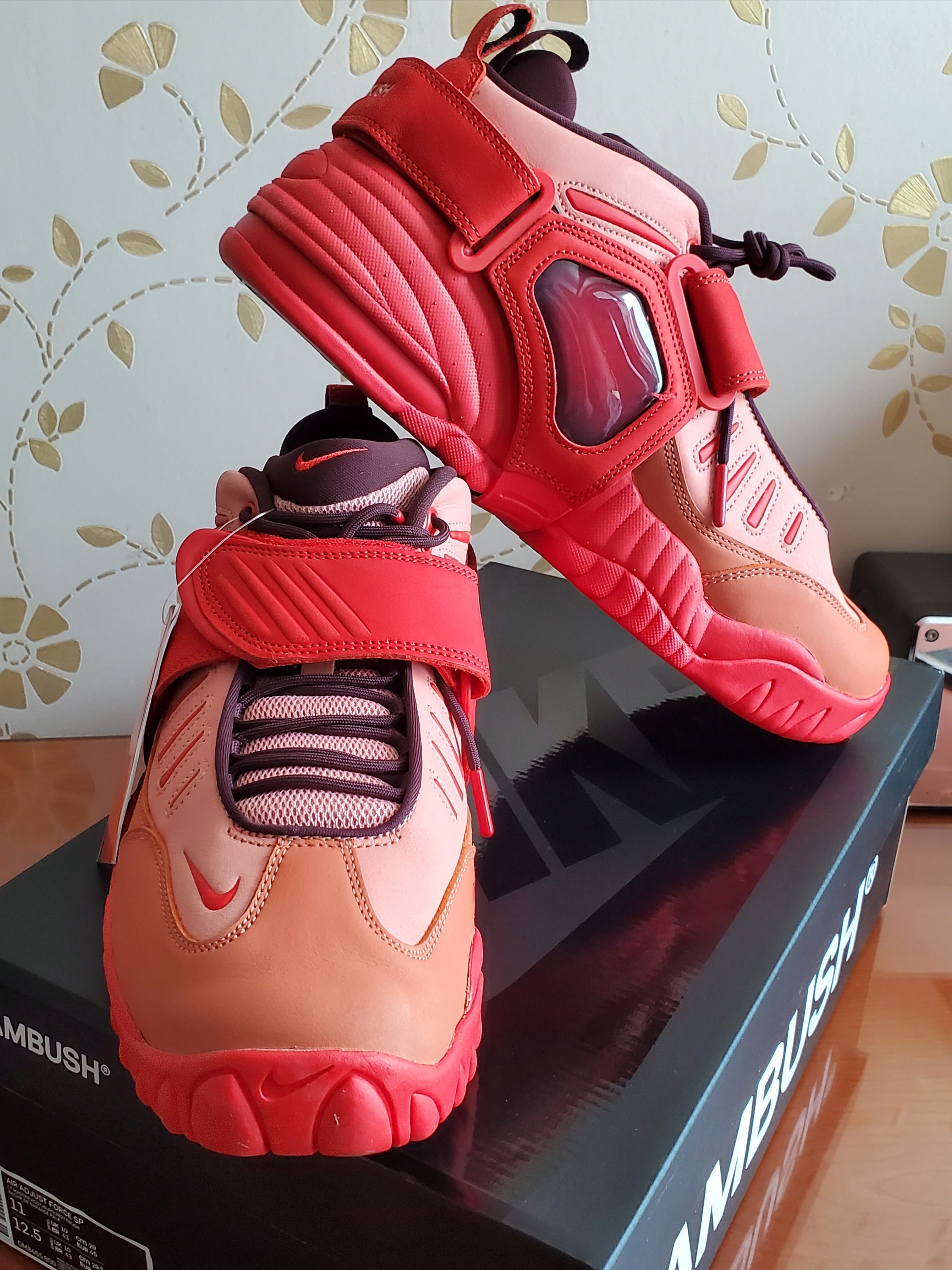 Nike x Ambush Air Adjust Force SP Light Madder Root and Burgundy Crush 착용 스타일