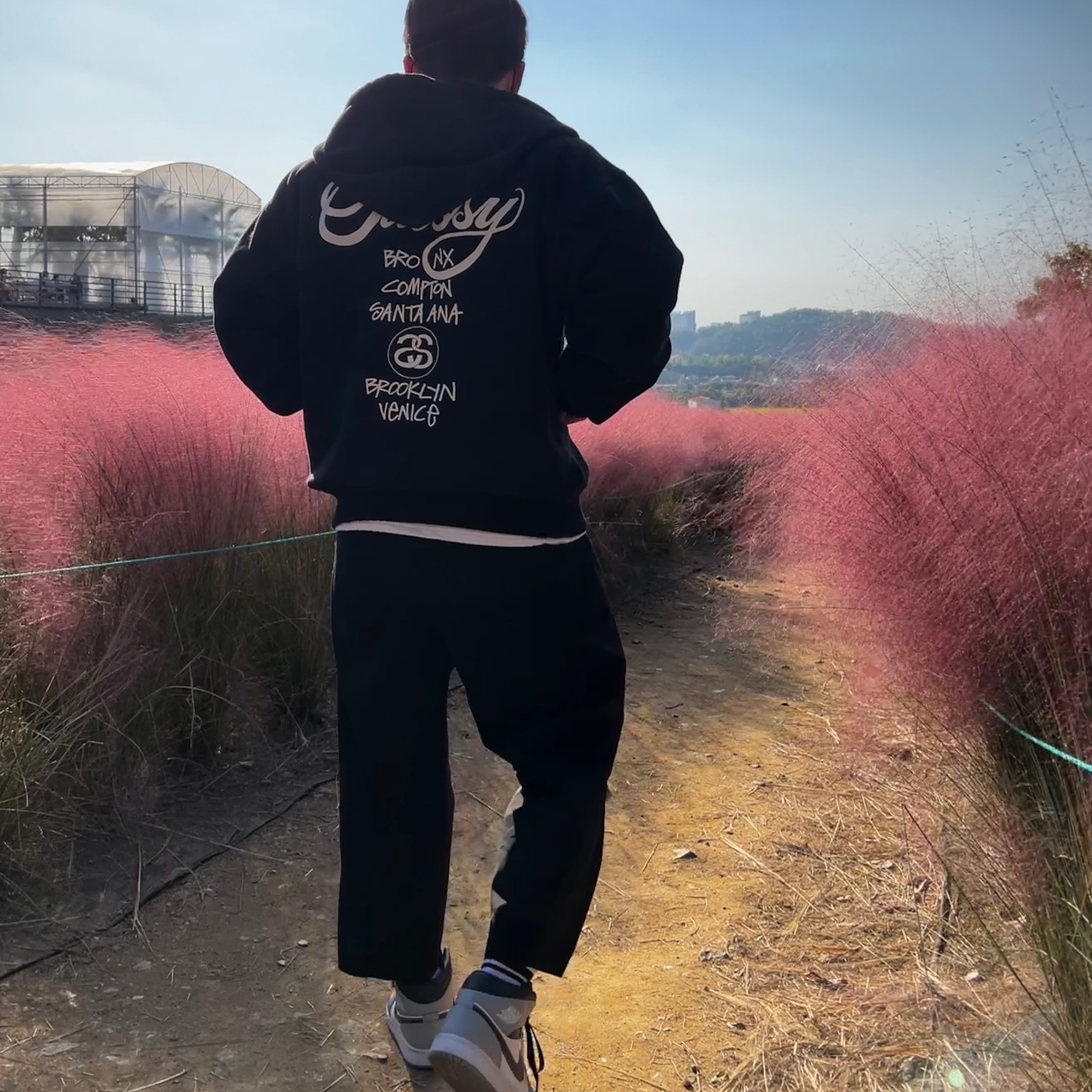 Stussy World Tour Zip Hoodie Black 2022, Jordan 1 Mid Light Smoke Grey Anthracite 착용 스타일