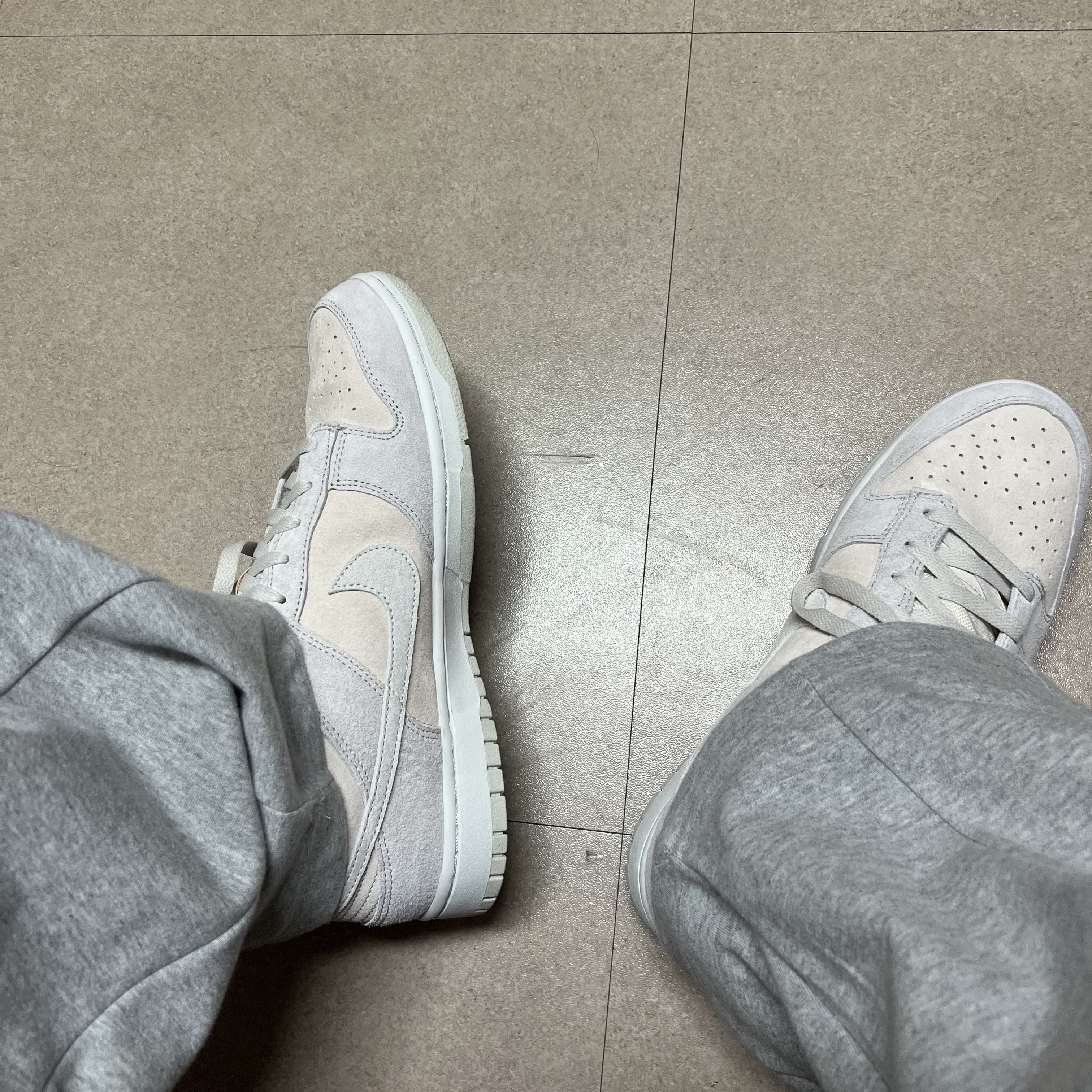 Nike Dunk Low Retro PRM Vast Grey 착용 스타일