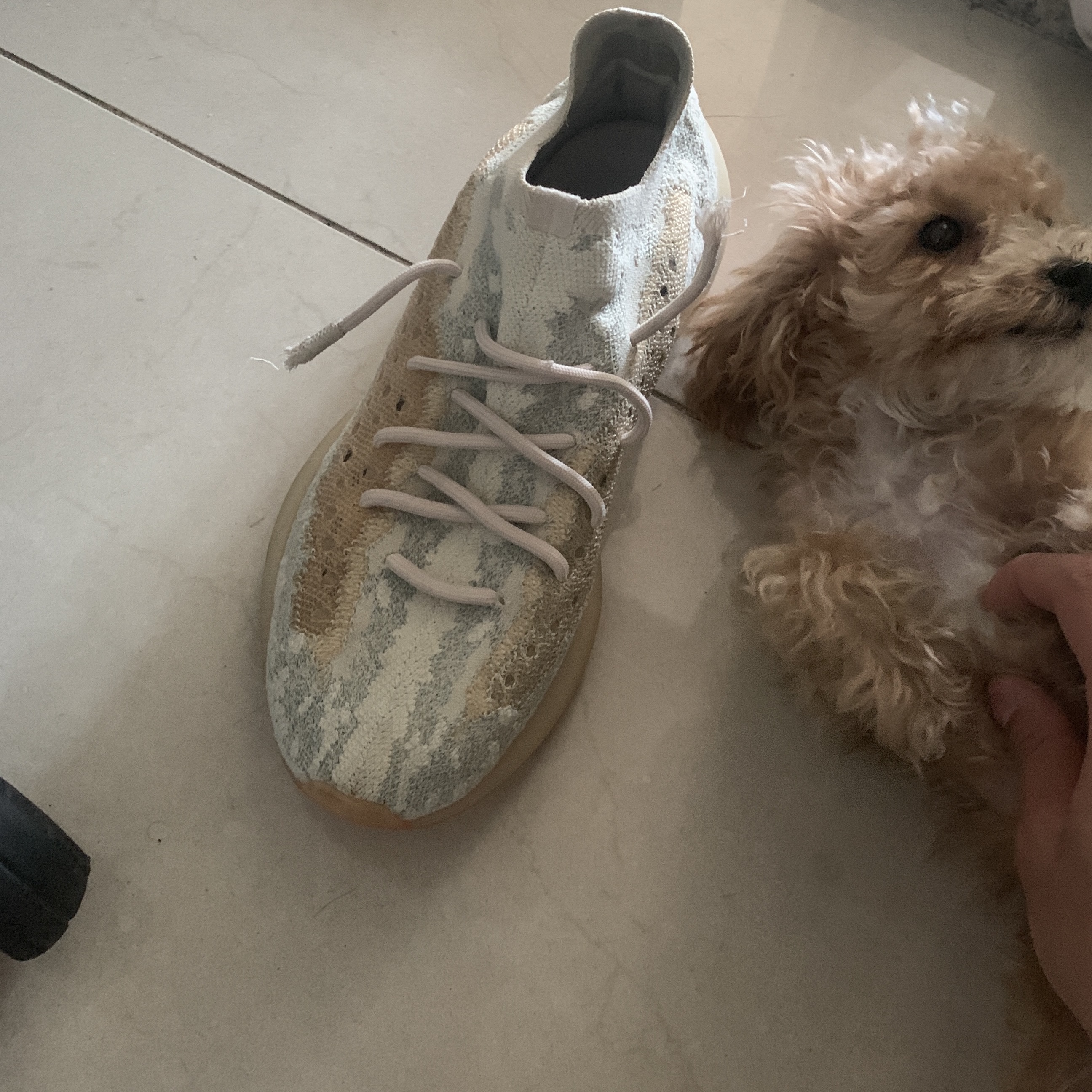 Adidas Yeezy Boost 380 Yecoraite - Reflective 착용 스타일
