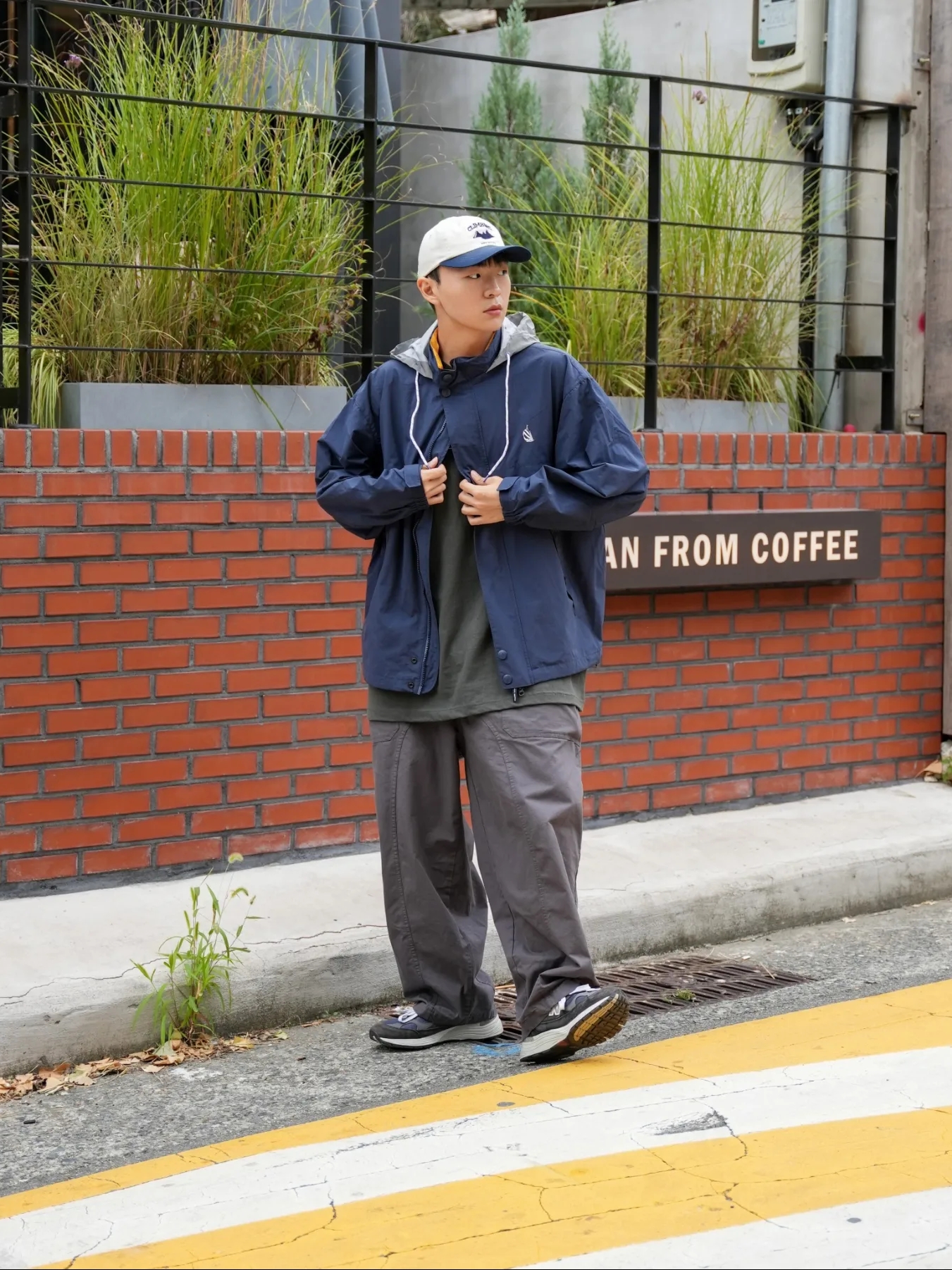 New Balance 992 Made in USA Navy 착용 스타일 - 2