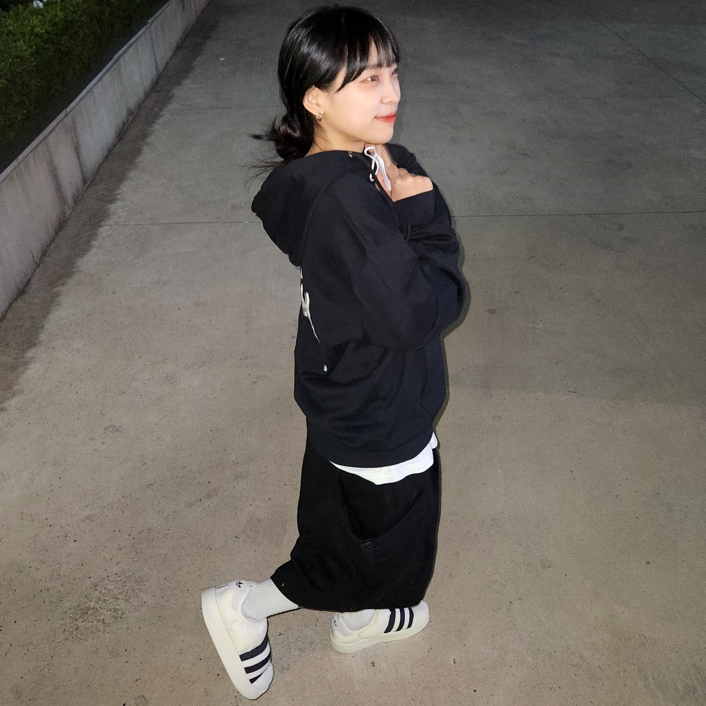 Adidas Puffylette Off White 착용 스타일