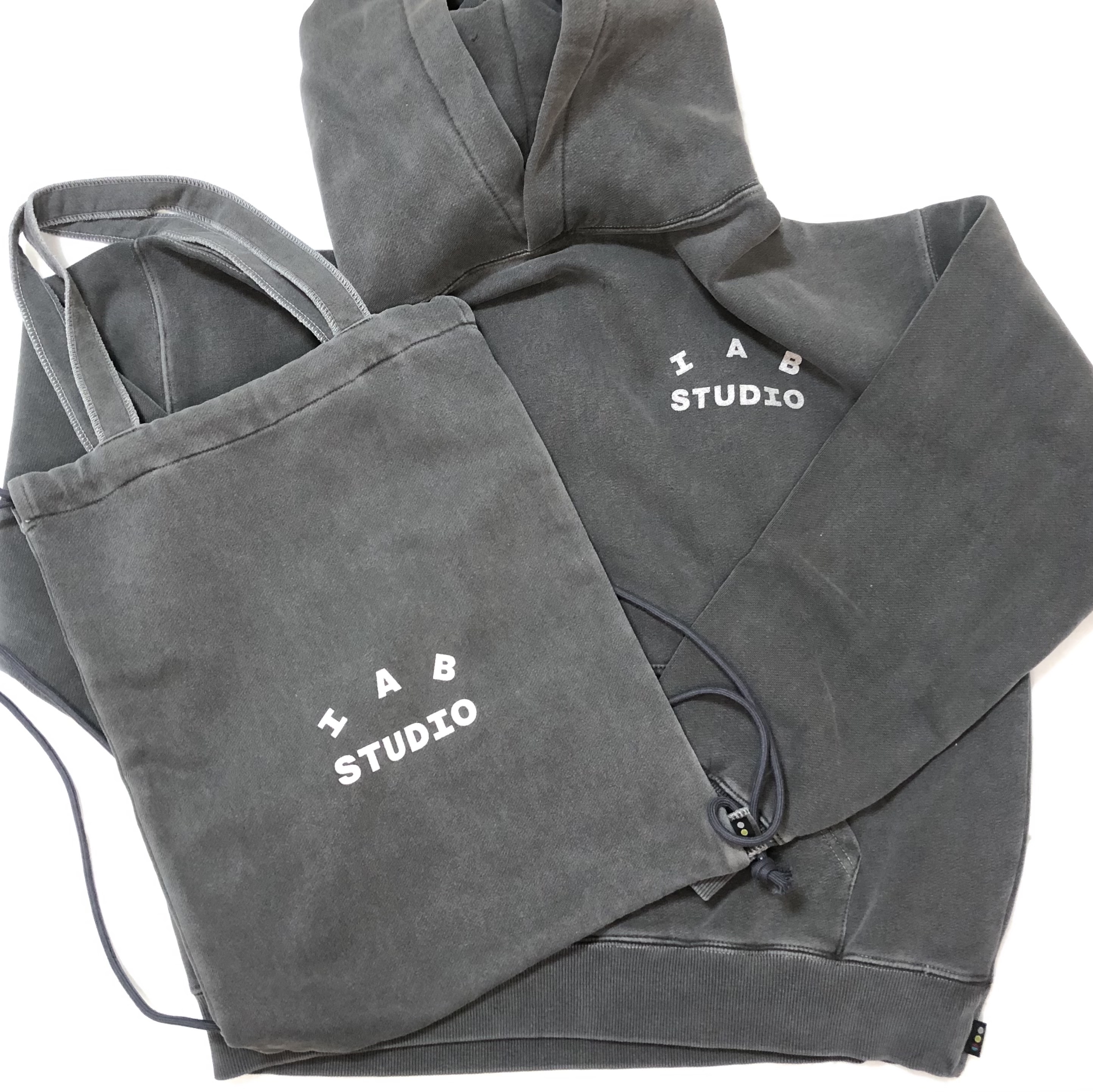 IAB Studio Pigment Hoodie & Sack Salmon, IAB Studio Pigment Hoodie & Sack Black 착용 스타일 - 2