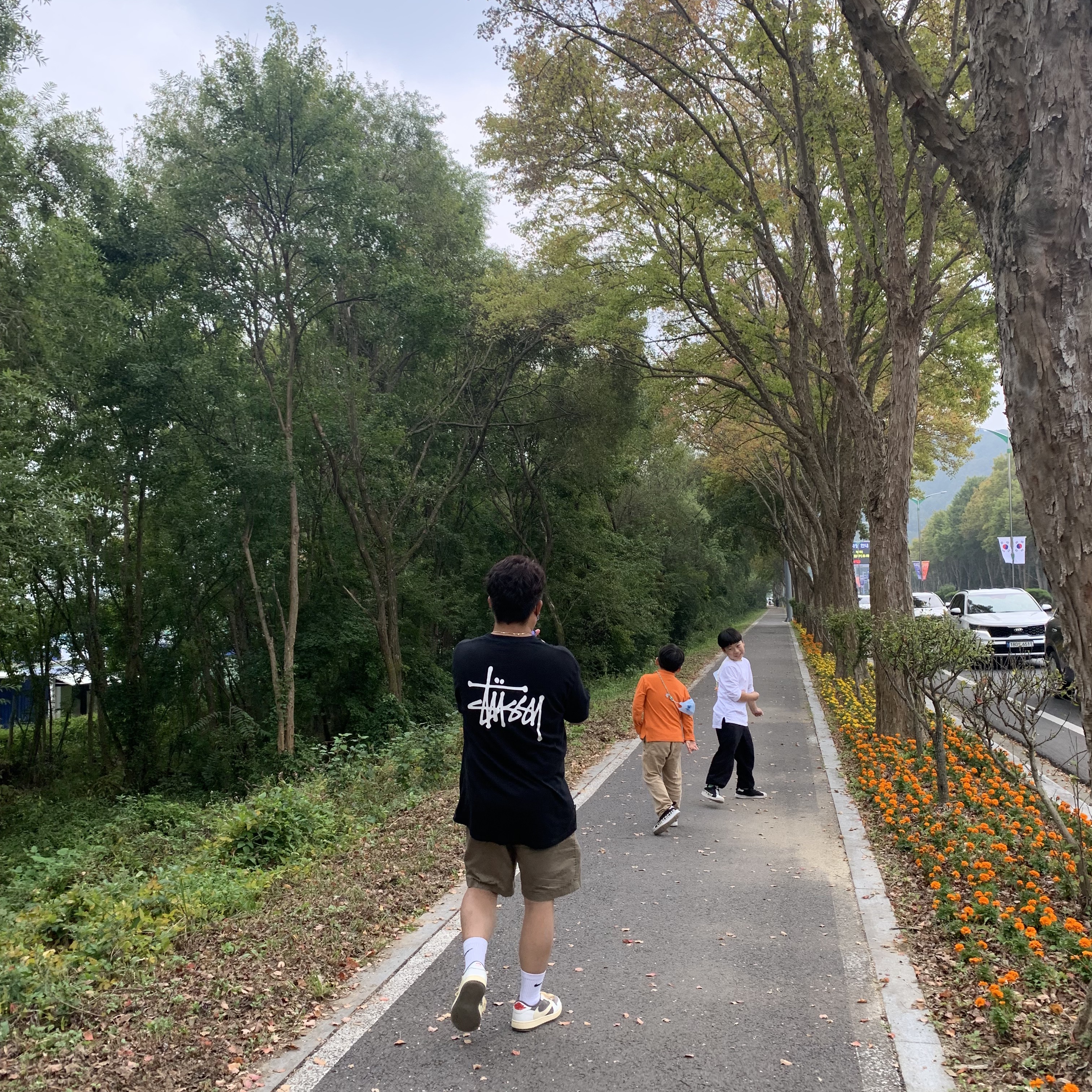 Stussy Basic Stussy T-Shirt Black 2022, Jordan 1 x Travis Scott Retro Low OG SP Sail and Ridgerock 착용 스타일