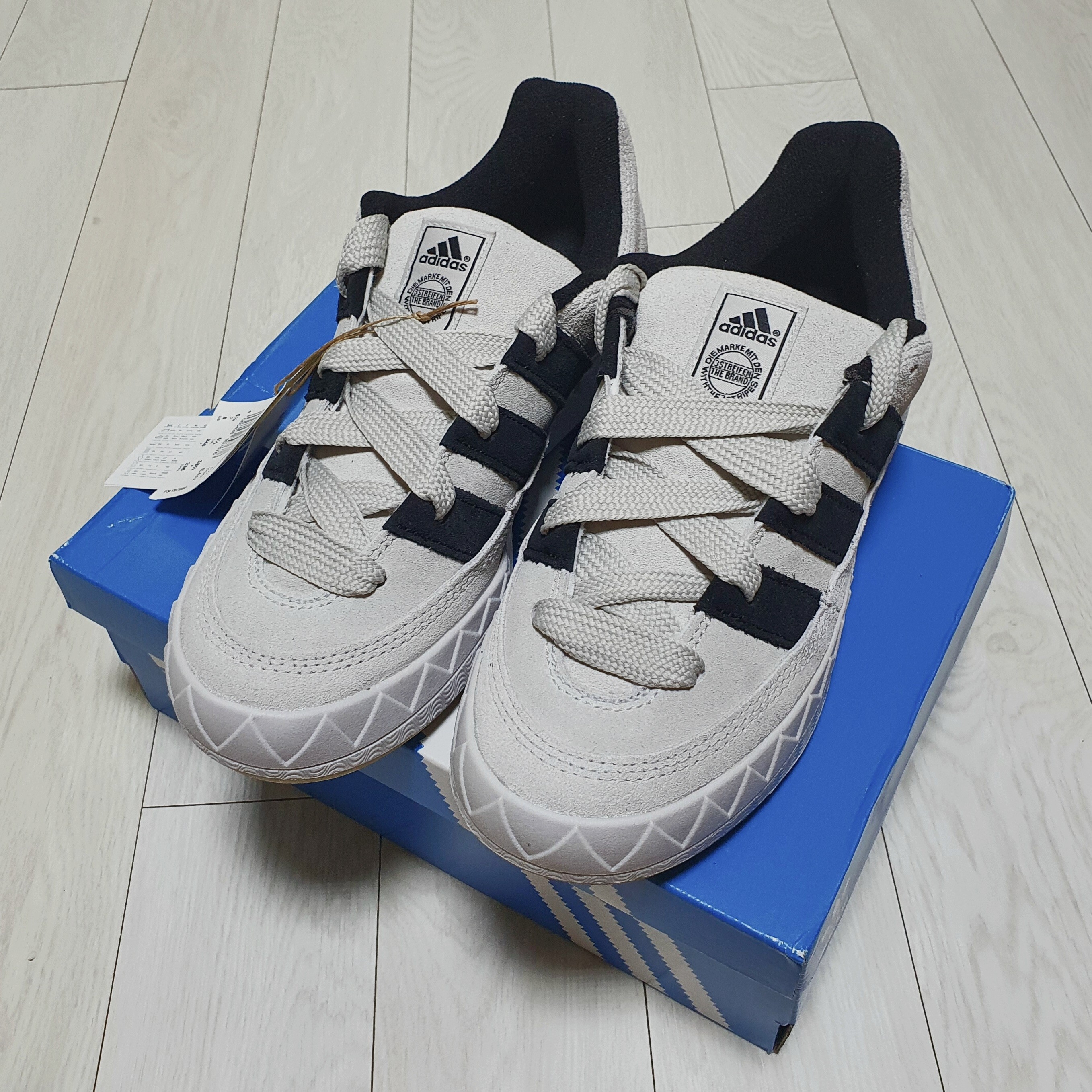 Adidas Forum Low White Black, Adidas Adimatic Grey One 착용 스타일 - 2