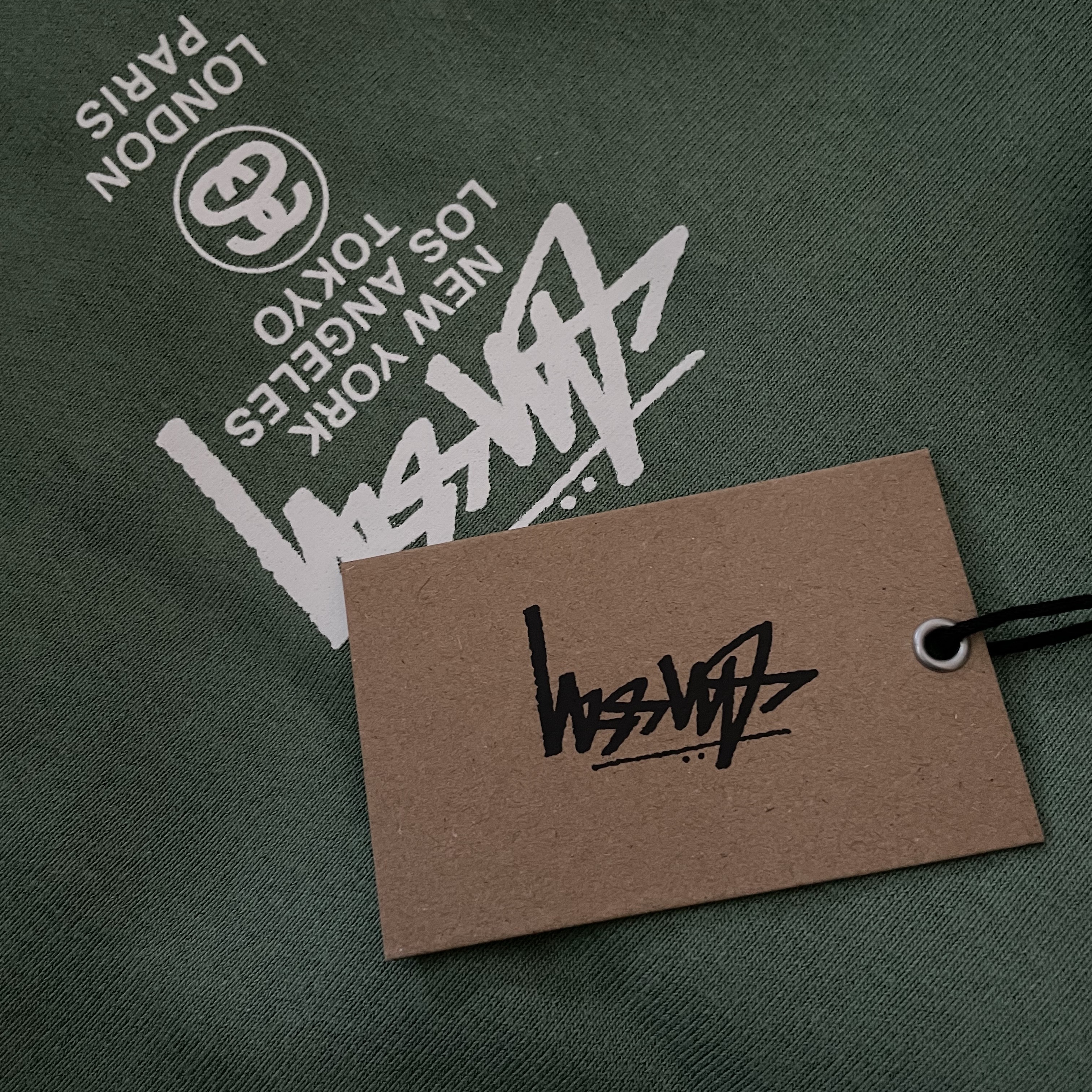 Stussy World Tour Hoodie Green 2022 착용 스타일