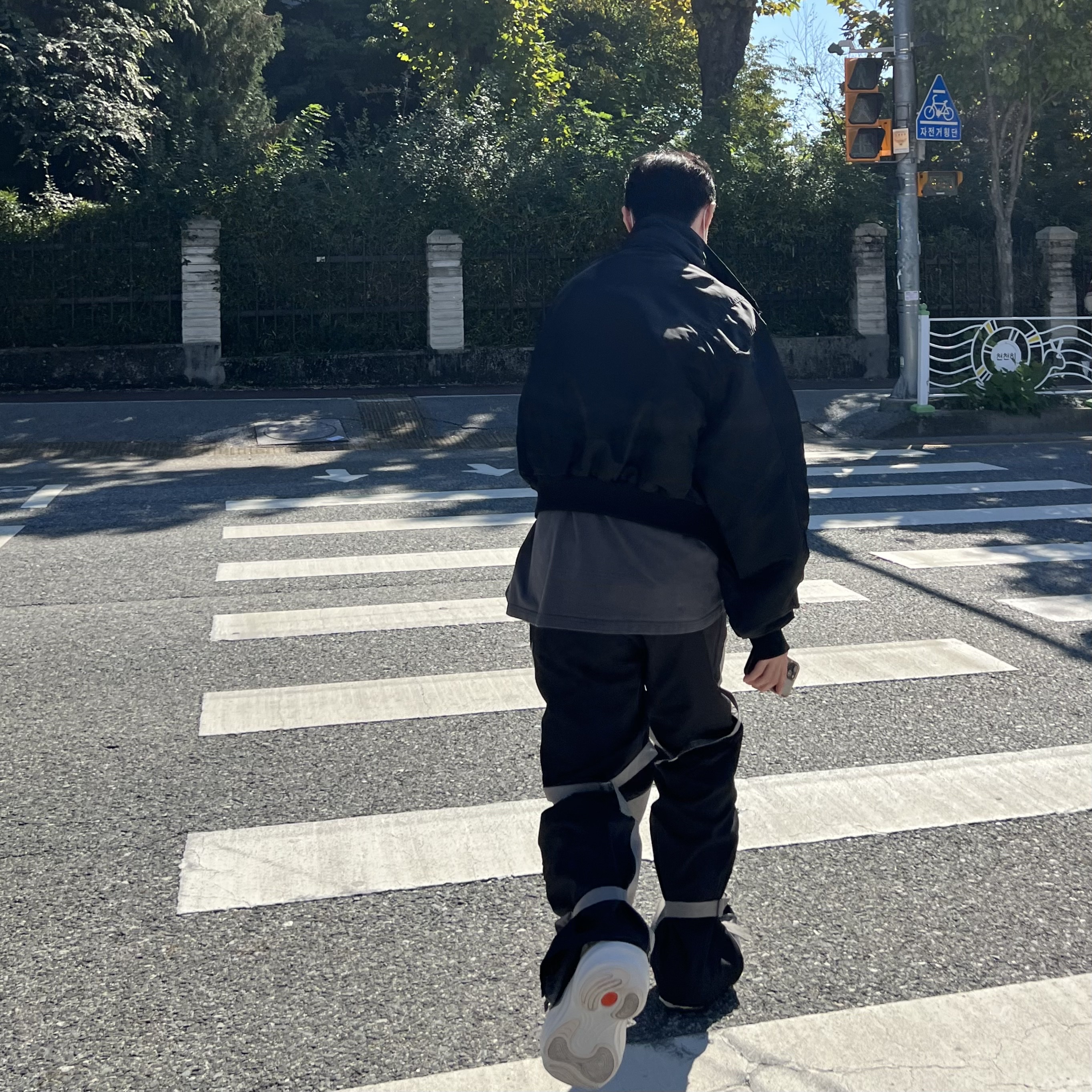Adidas Adifom Q Off White 착용 스타일 - 1
