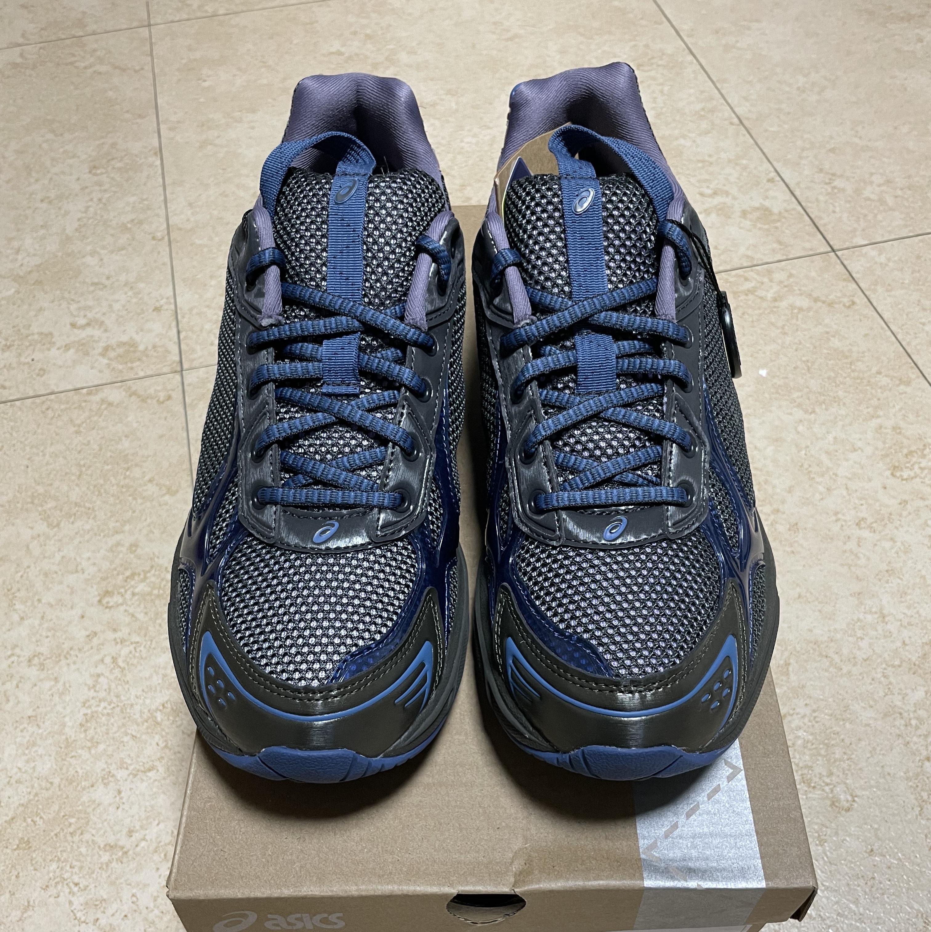 Asics UB4-S Gel-1130 Graphite Grey 착용 스타일 - 2