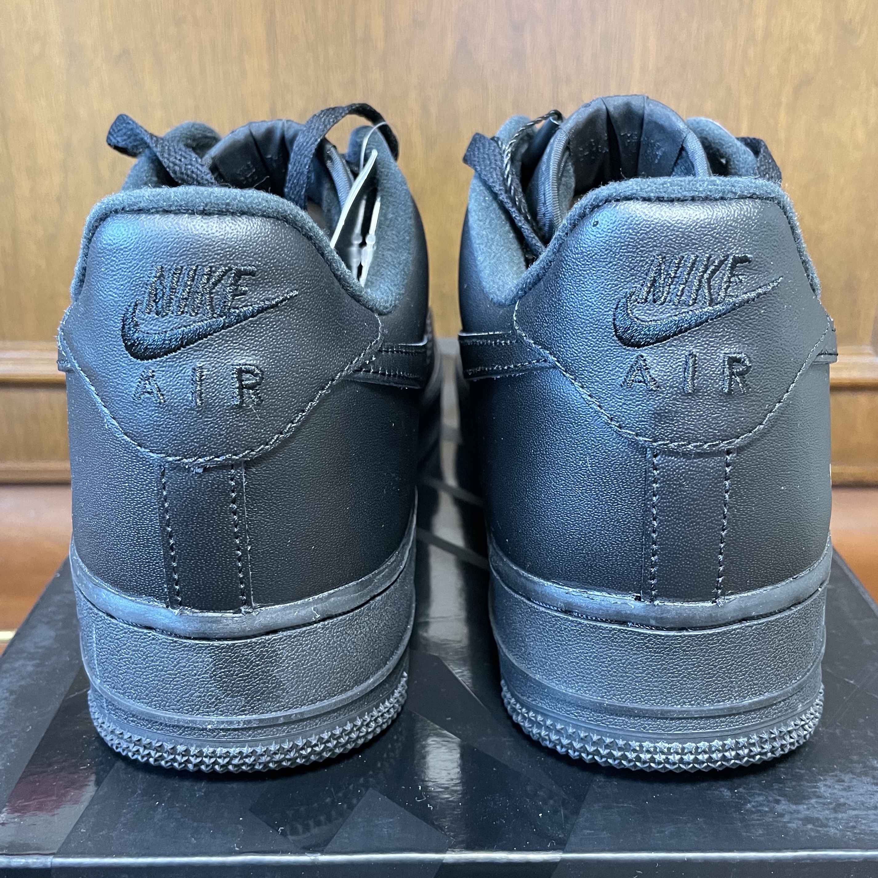 Nike x Supreme Air Force 1 Low Black 착용 스타일 - 4