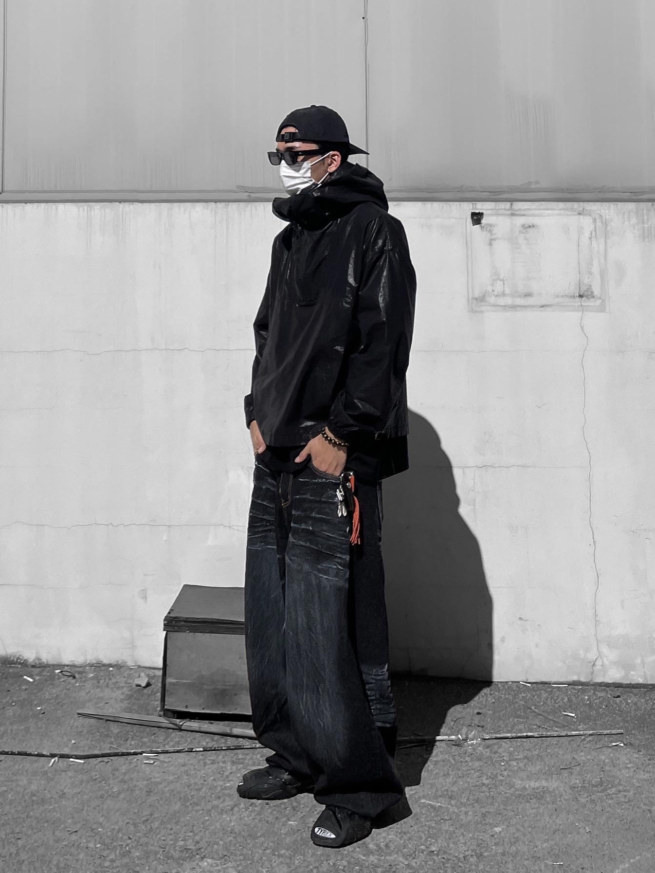 Balenciaga Tyrex Sneakers Black 착용 스타일 - 1
