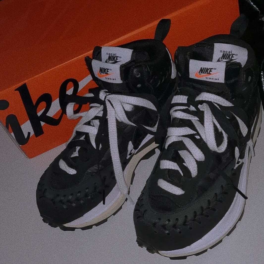 Nike x Sacai x Jean Paul Gaultier VaporWaffle Black White 착용 스타일