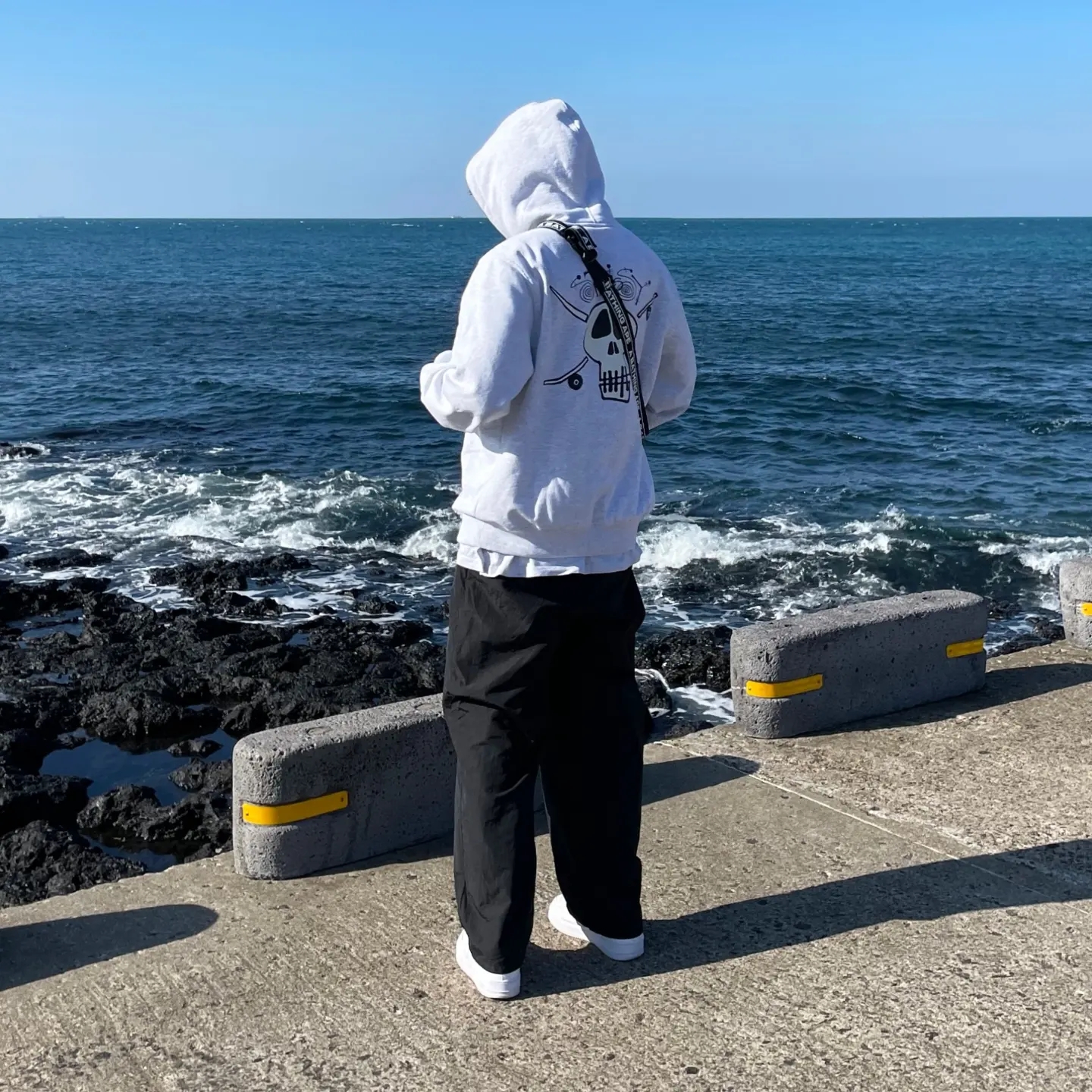 Stussy Surf Skate Skull Hoodie Ash Heather, Nike Air Force 1 '07 Low White 착용 스타일 - 2