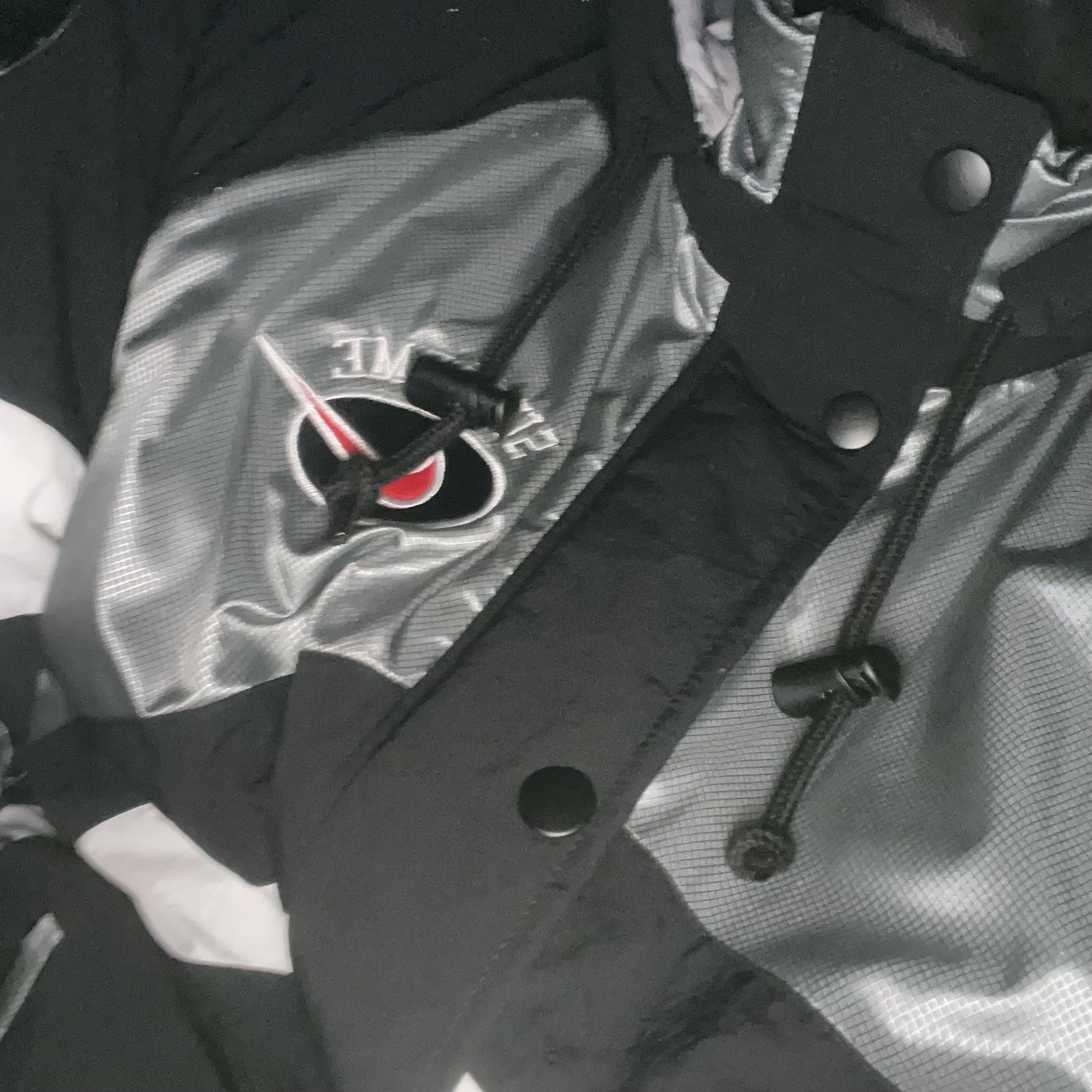 Supreme x Nike Hooded Sport Jacket Silver - 19SS, Jordan 1 Retro High OG Shadow 2018 착용 스타일 - 2