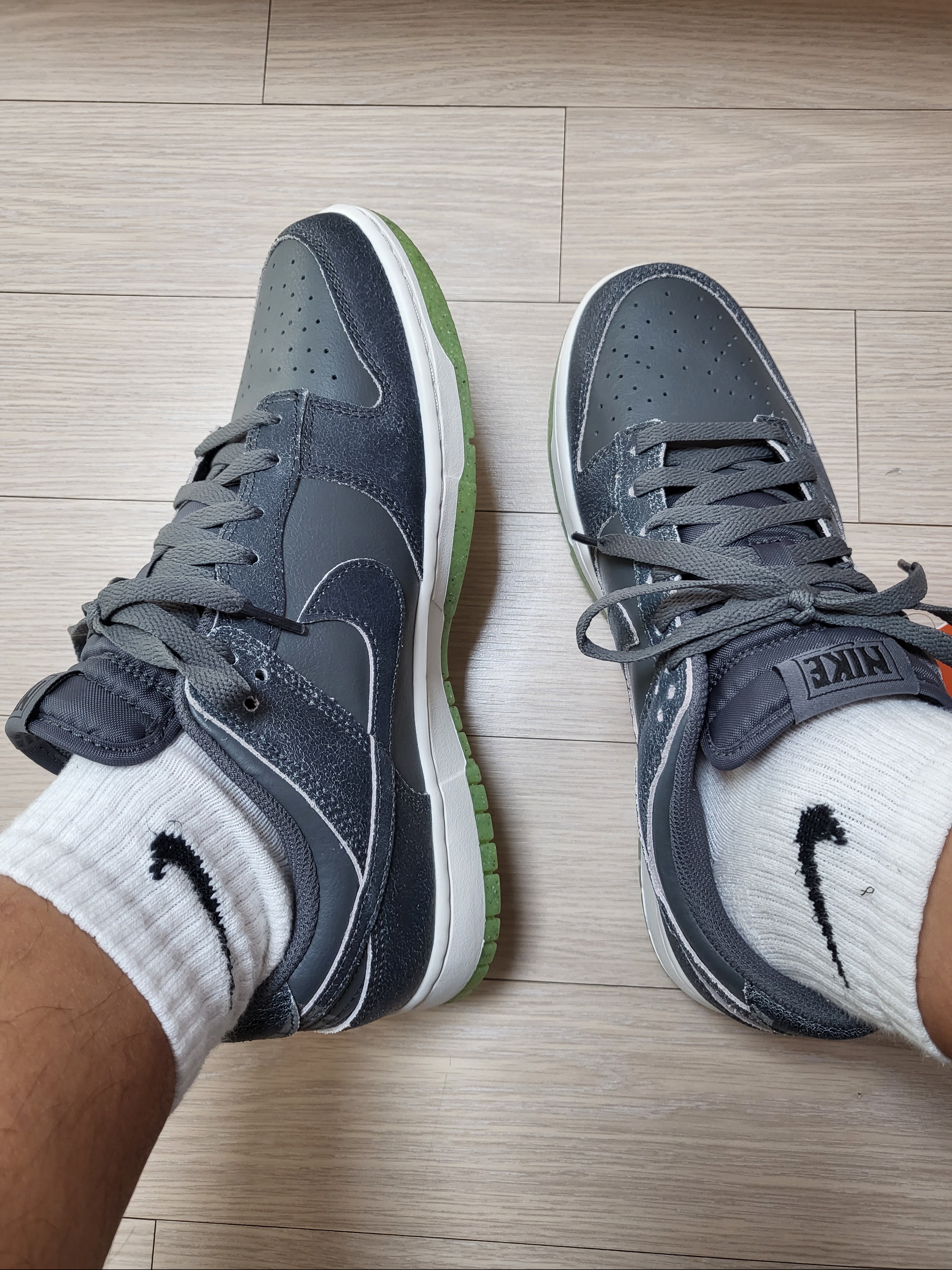 Nike Dunk Low Retro PRM Halloween 착용 스타일