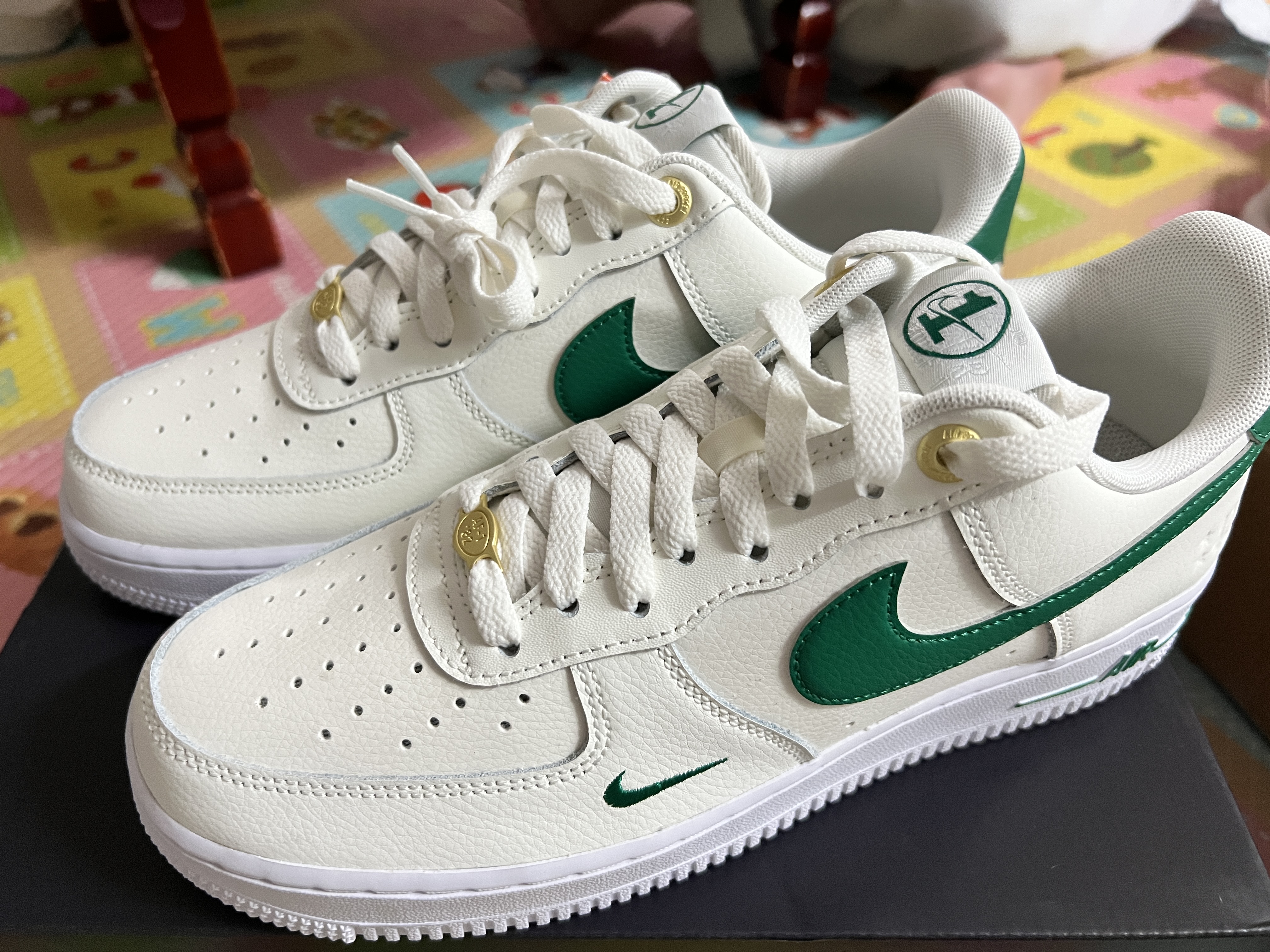 Nike Air Force 1 '07 LV8 40th Anniversary Join Forces Sail Malachite 착용 스타일 - 2