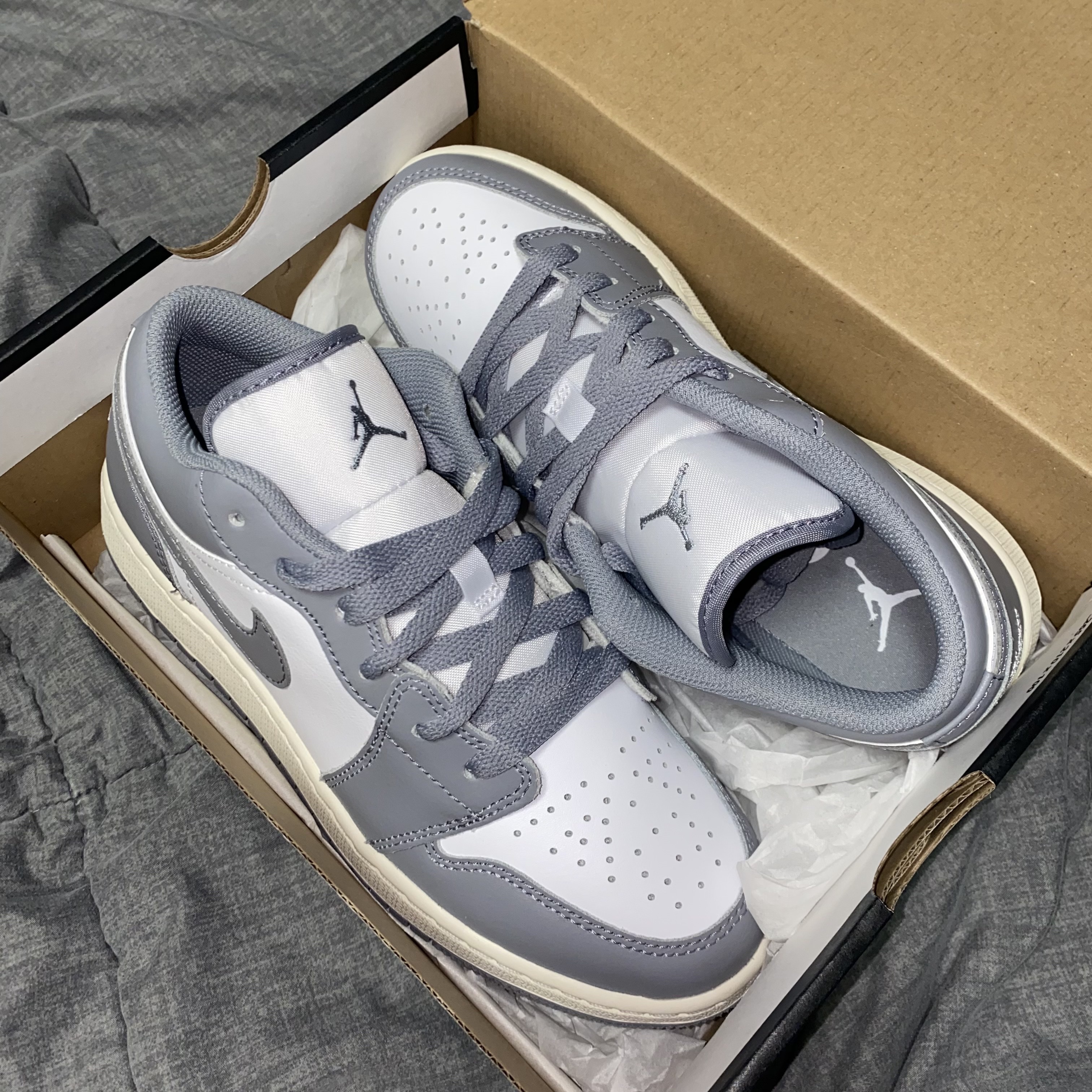 (GS) Jordan 1 Low Stealth and White 착용 스타일 - 2