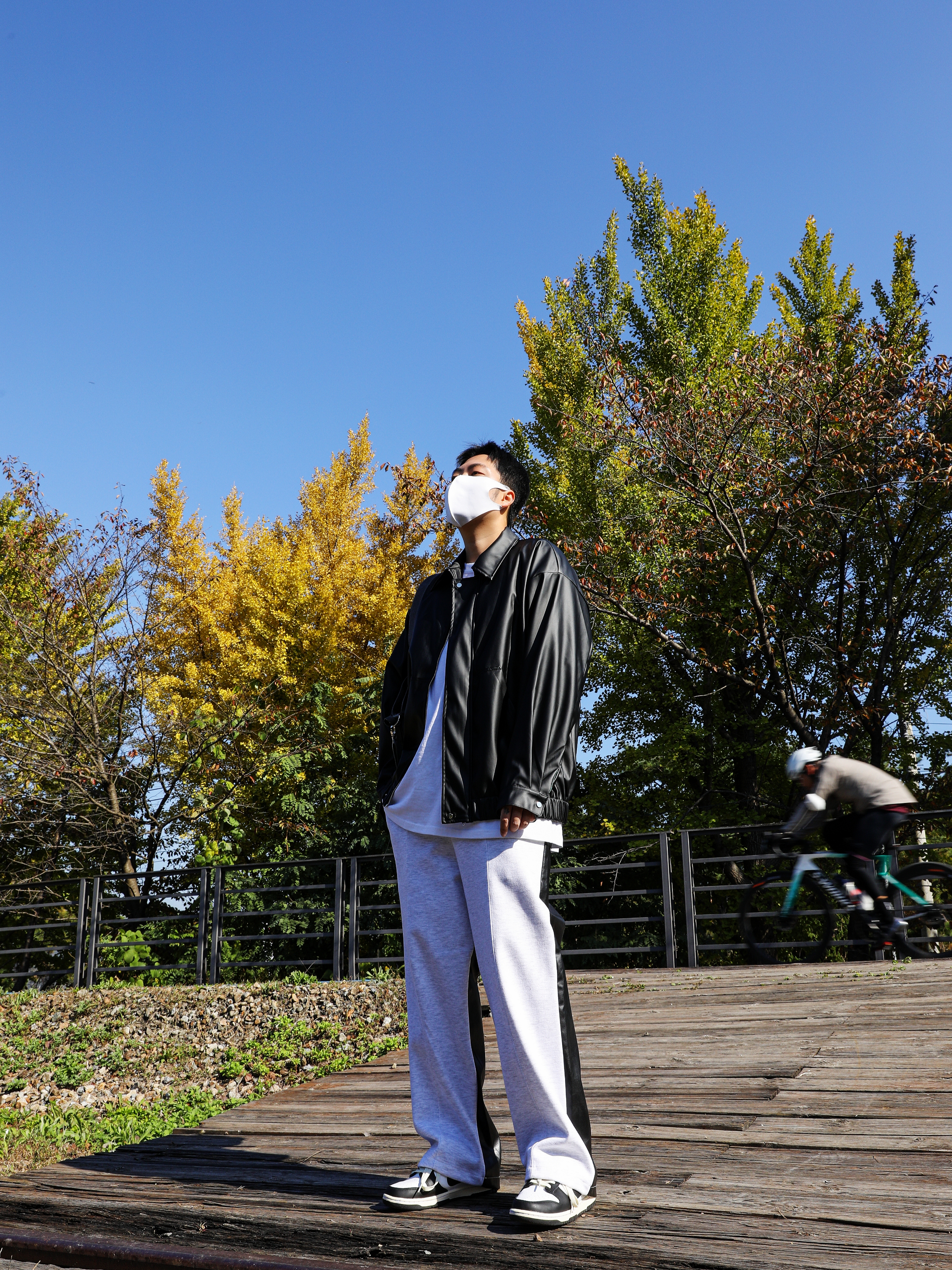 Nike Dunk Low Retro Black 착용 스타일 - 1
