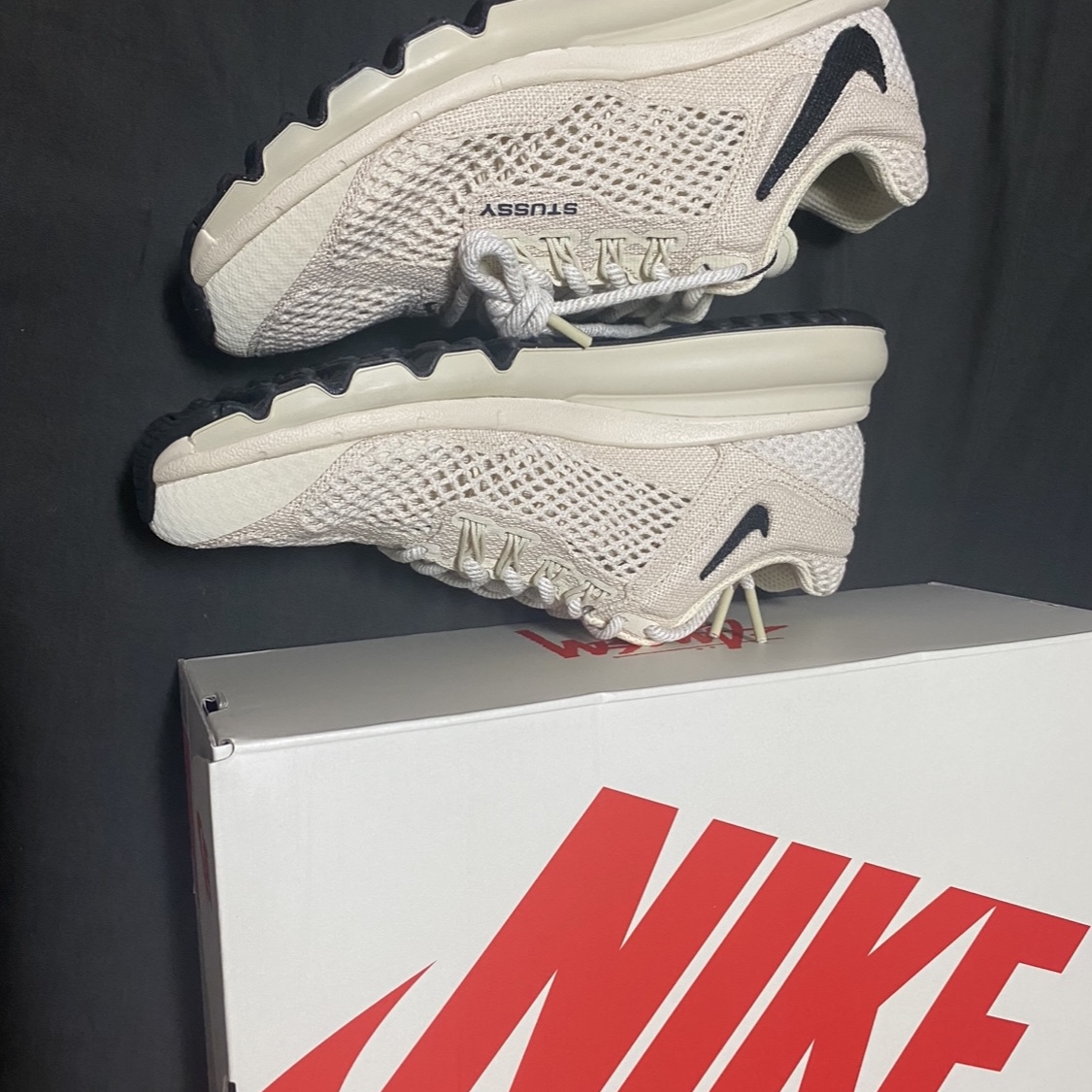 Nike x Stussy Air Max 2013 Fossil 착용 스타일 - 3