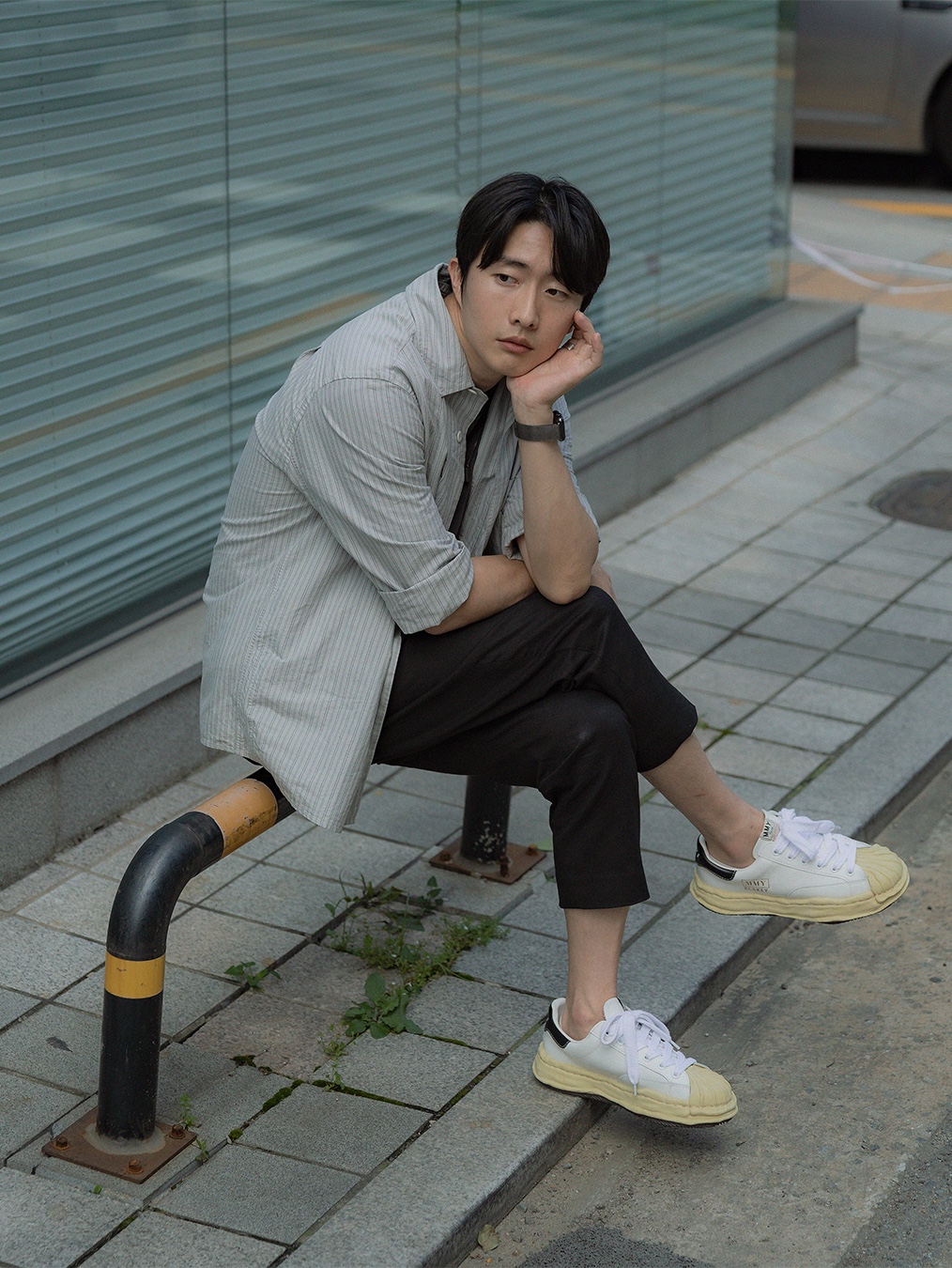 Maison Mihara Yasuhiro Blakey VL OG Sole Leather Low-top Sneakers White 착용 스타일 - 1