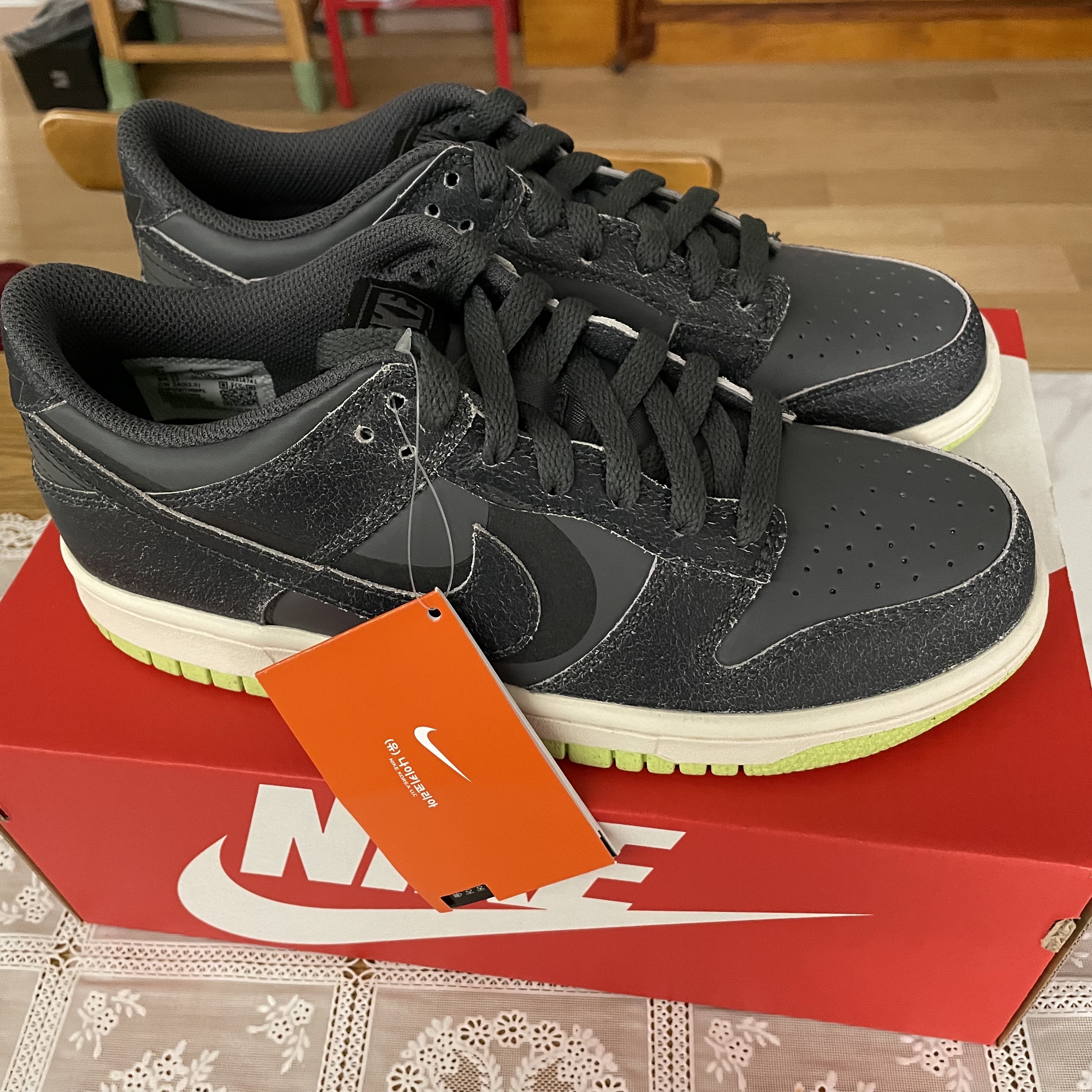 (GS) Nike Dunk Low SE Halloween, Nike Dunk Low Retro PRM Halloween 착용 스타일 - 3