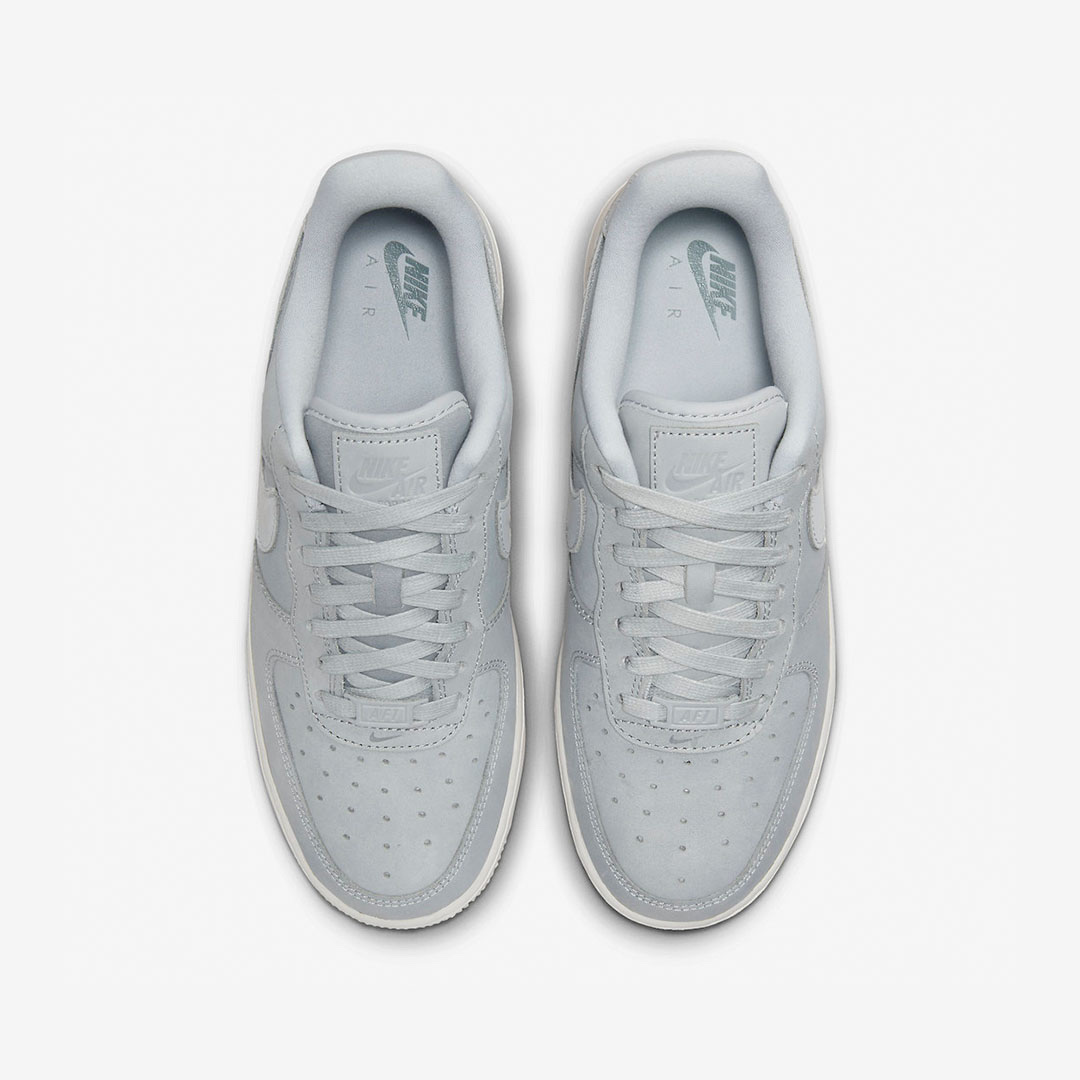 Nike Air Force 1 '07 LX Athletic Club Light Smoke Grey, Nike Air Force 1 '07 LV8 Athletic Club Light Smoke Grey Marina 착용 스타일 - 4
