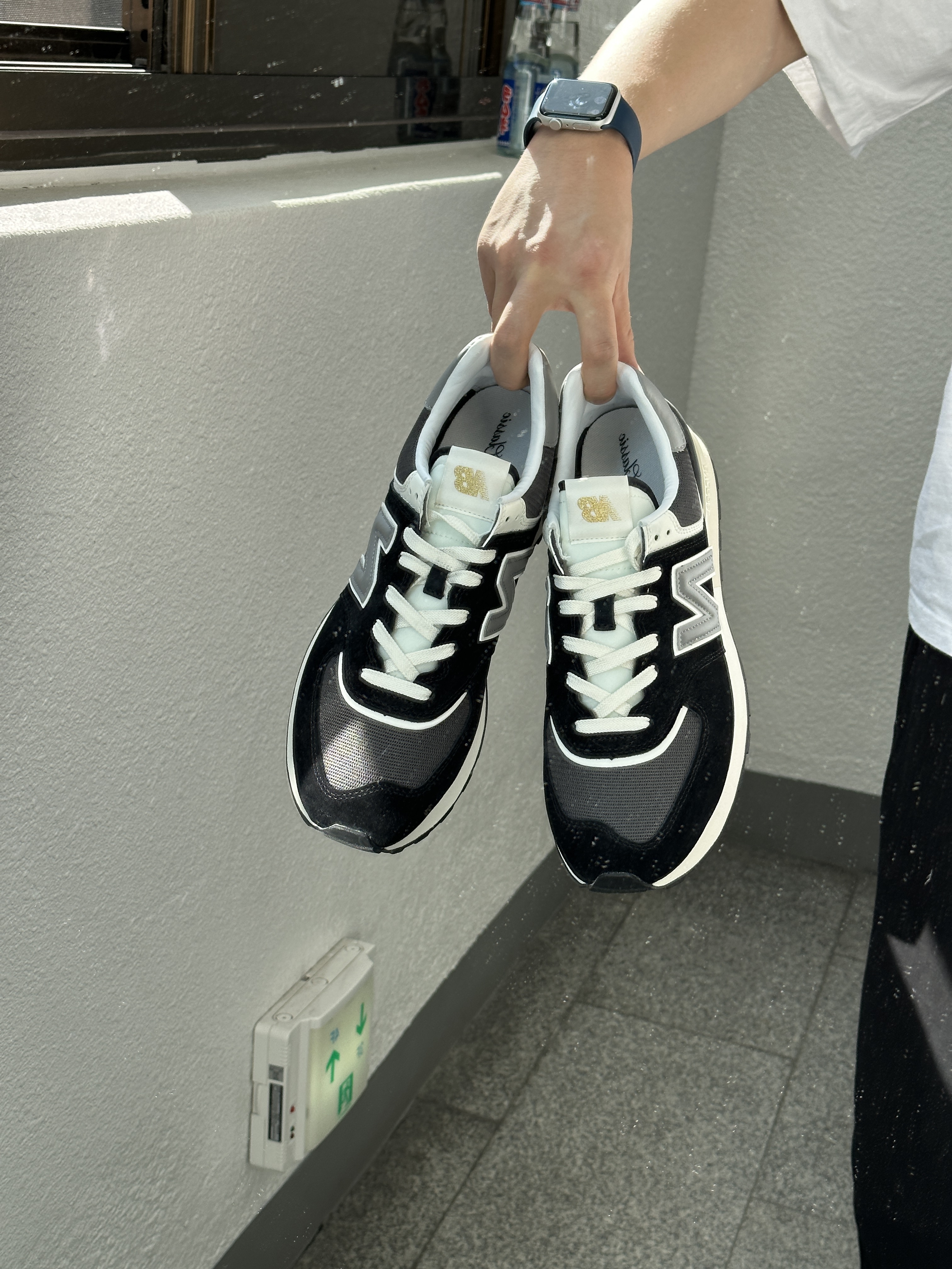 New Balance 574 Legacy Black 착용 스타일 - 3