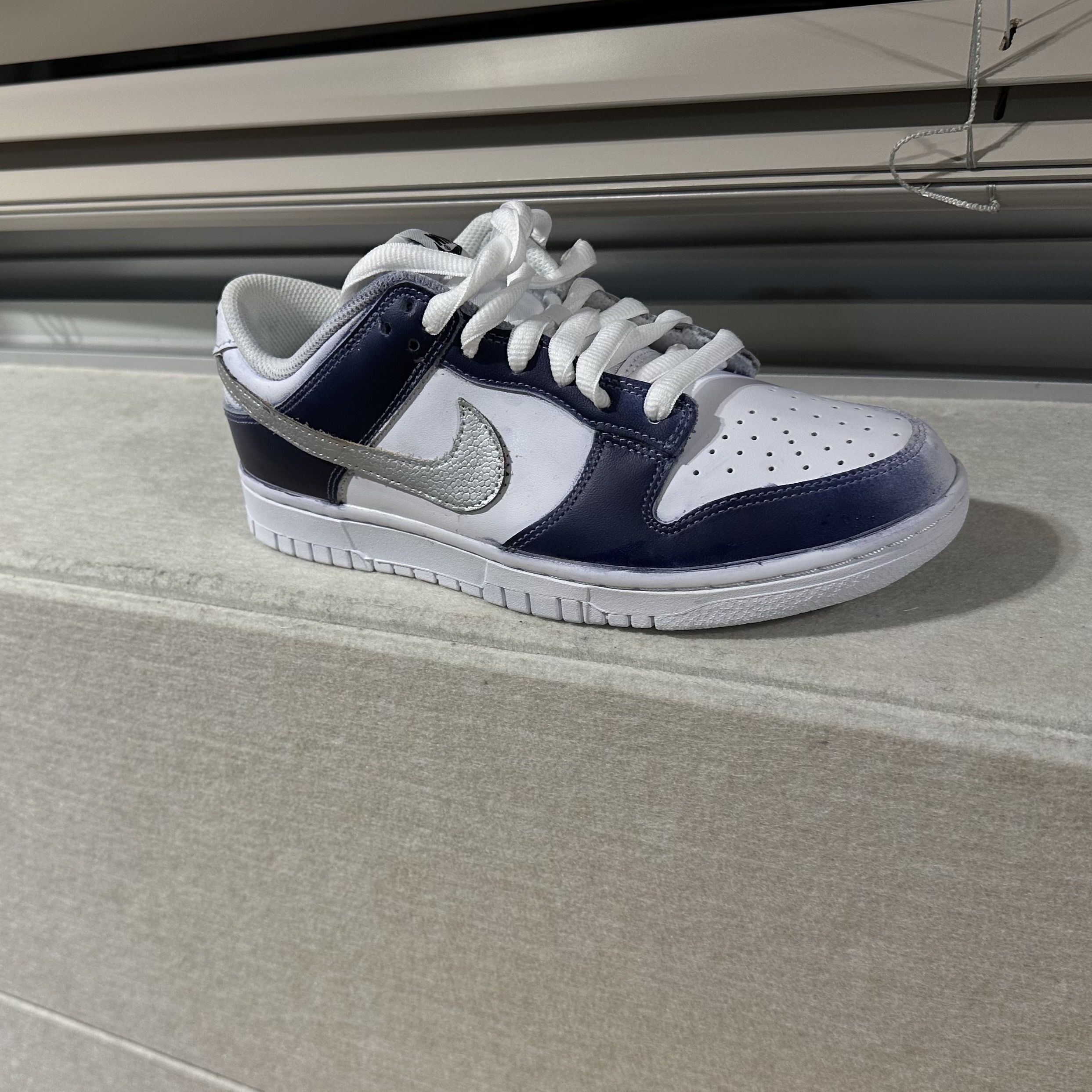 (W) Nike Dunk Low SE Primal White, Nike Dunk Low Retro Black 착용 스타일 - 2