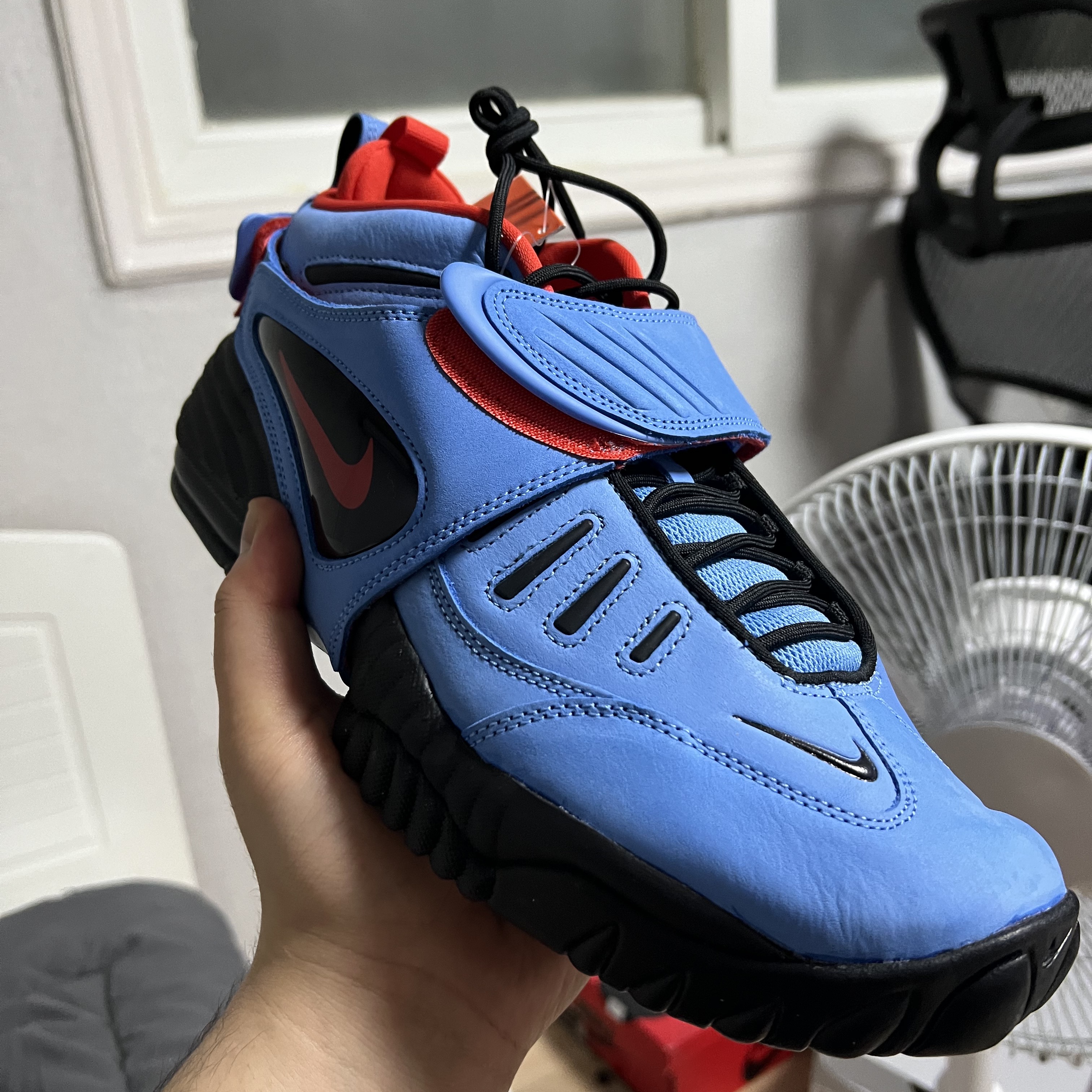 Nike x Ambush Air Adjust Force SP University Blue and Habanero Red 착용 스타일 - 1