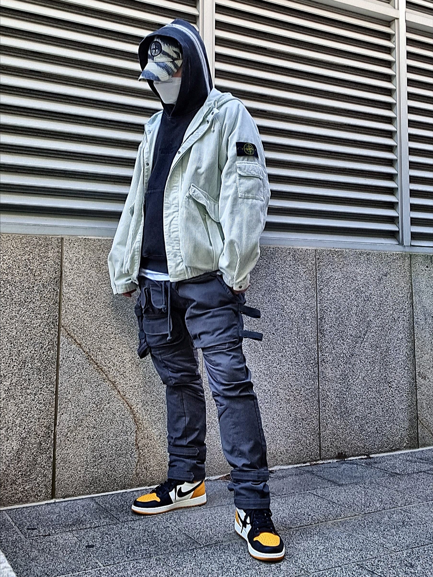 Supreme x Stone Island Stripe Hooded Sweatshirt Black - 22SS, Supreme x Stone Island Corduroy Jacket Stone - 20FW 착용 스타일 - 1