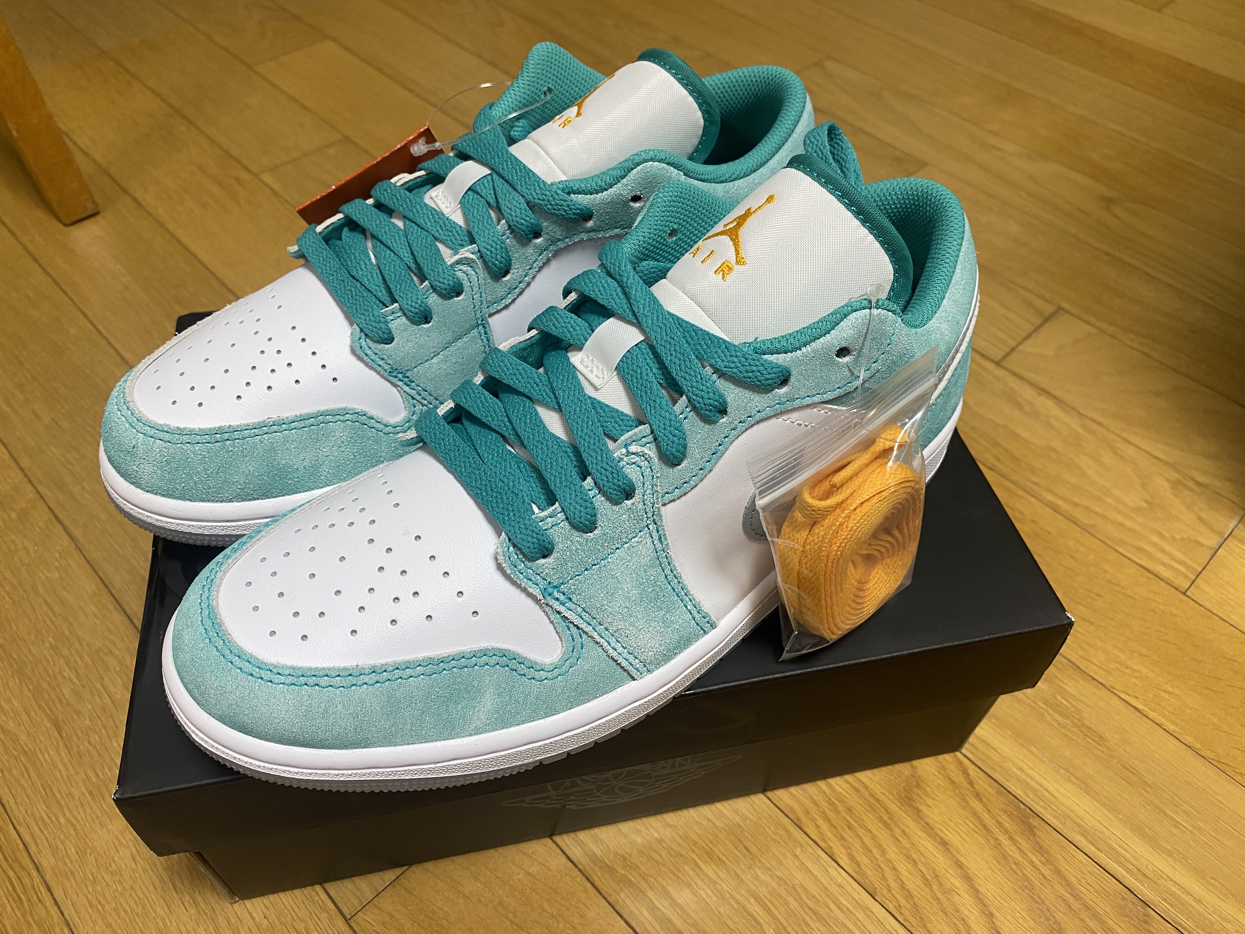 (W) Jordan 1 Low New Emerald 착용 스타일