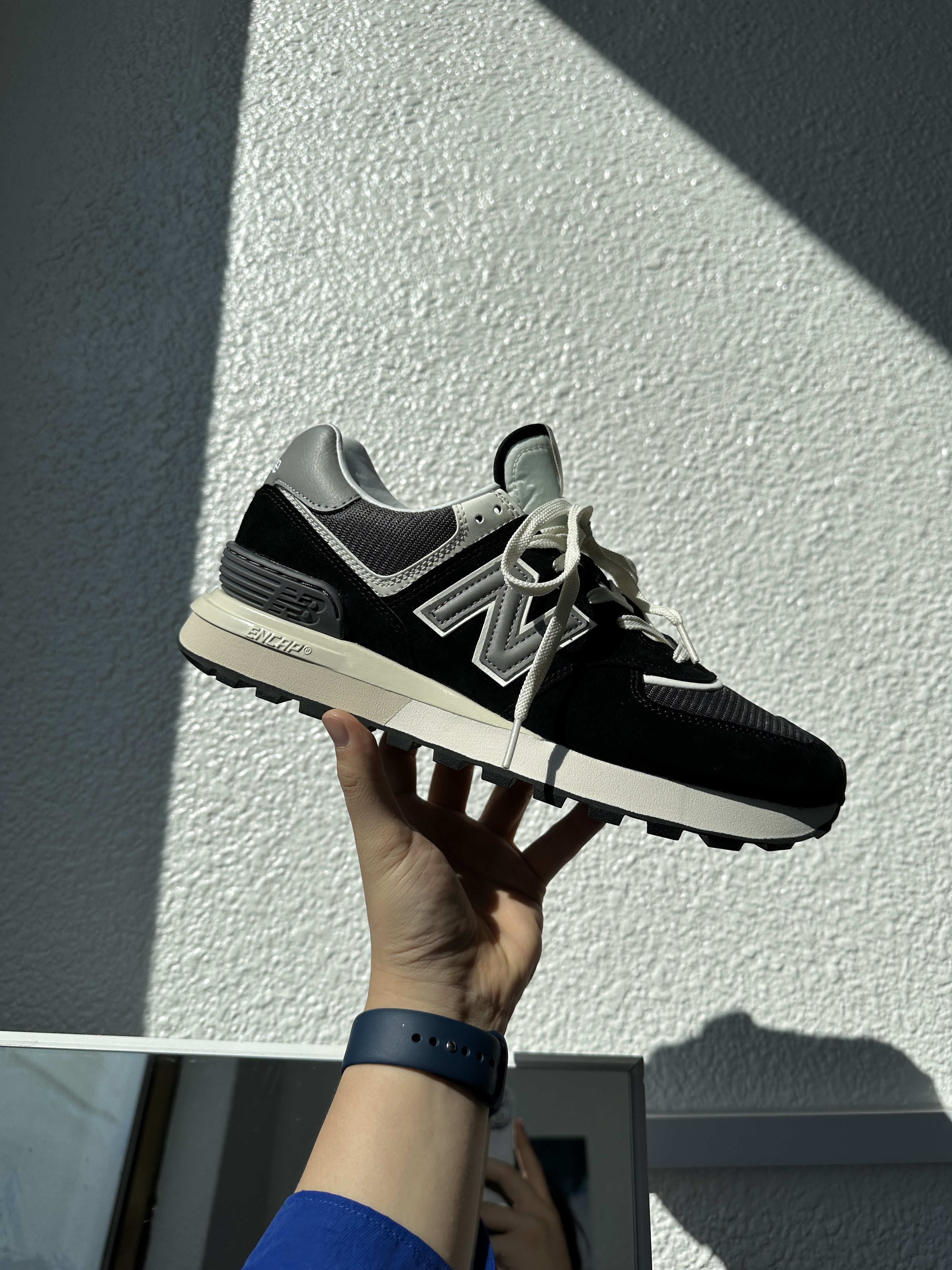 New Balance 574 Legacy Black 착용 스타일 - 5