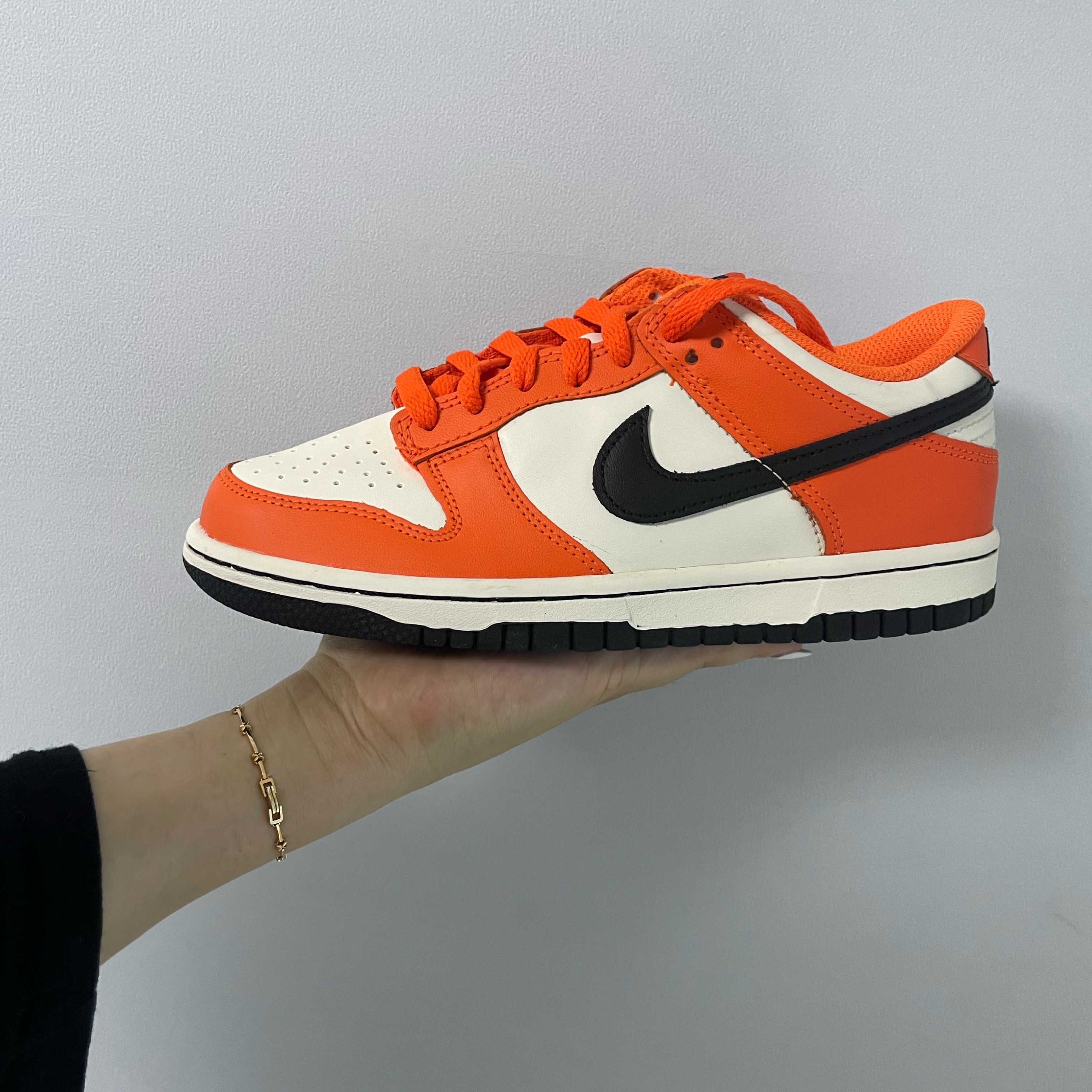 (GS) Nike Dunk Low Safety Orange 착용 스타일