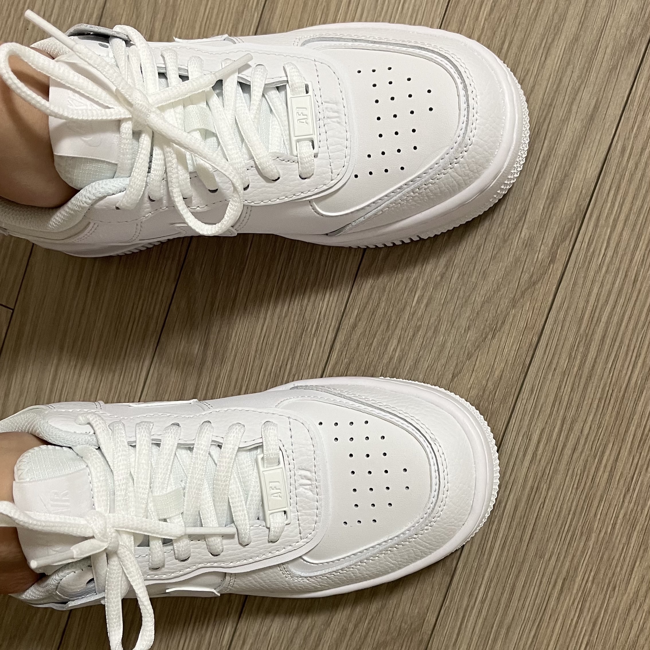 (W) Nike Air Force 1 Shadow Triple White 착용 스타일 - 5