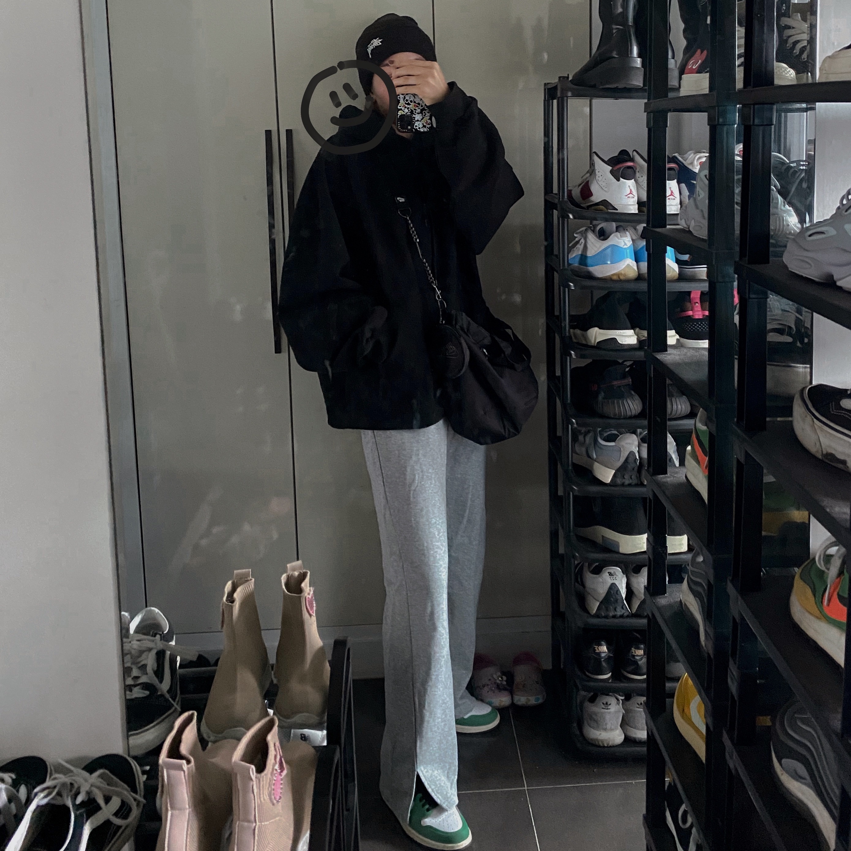 Nike x Stussy NRG Cuffed Beanie Black, Nike Futura Luxe Tote Bag Black 착용 스타일