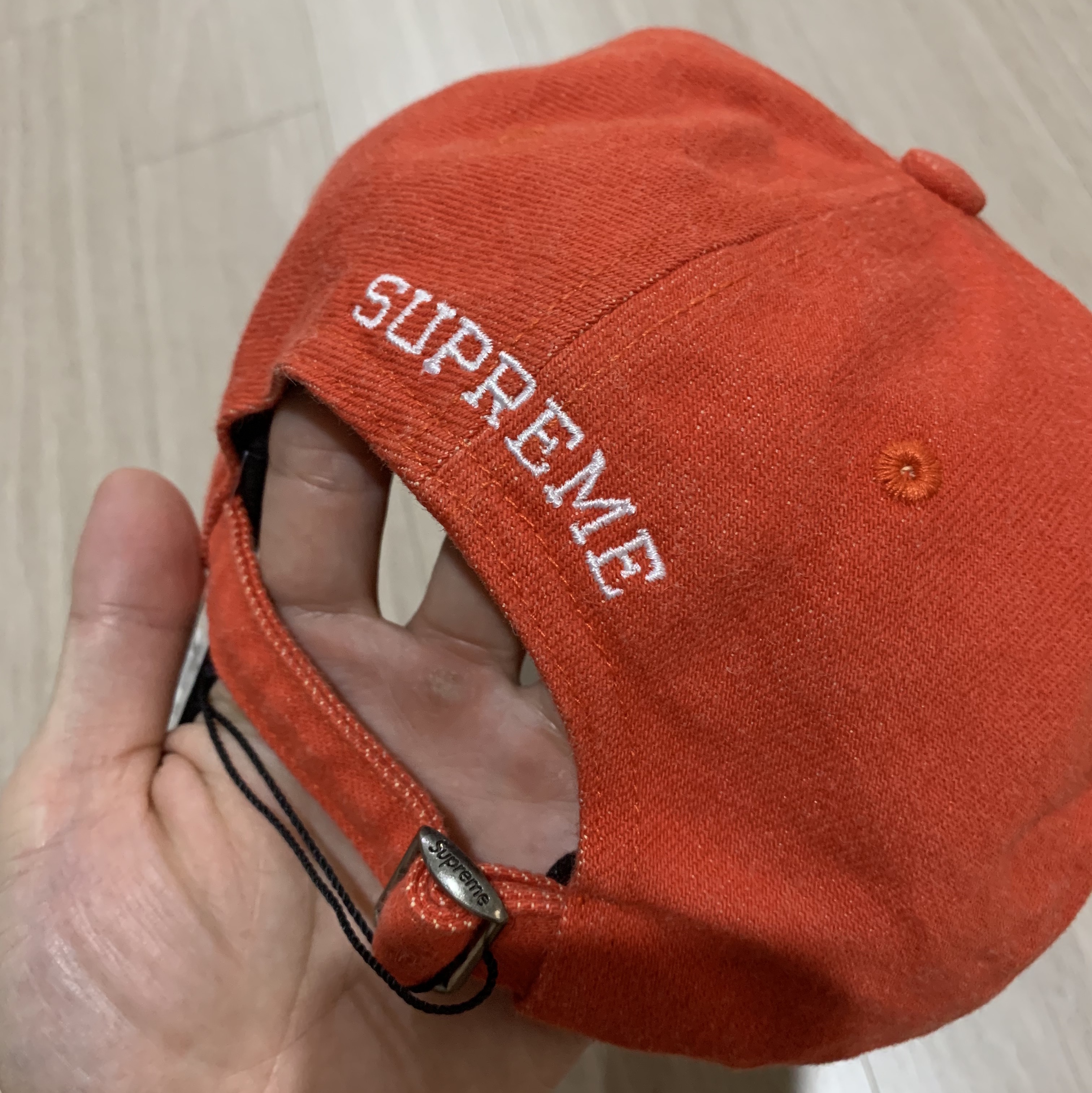 Supreme Kevlar Denim S Logo 6-Panel Red - 22SS 착용 스타일 - 4